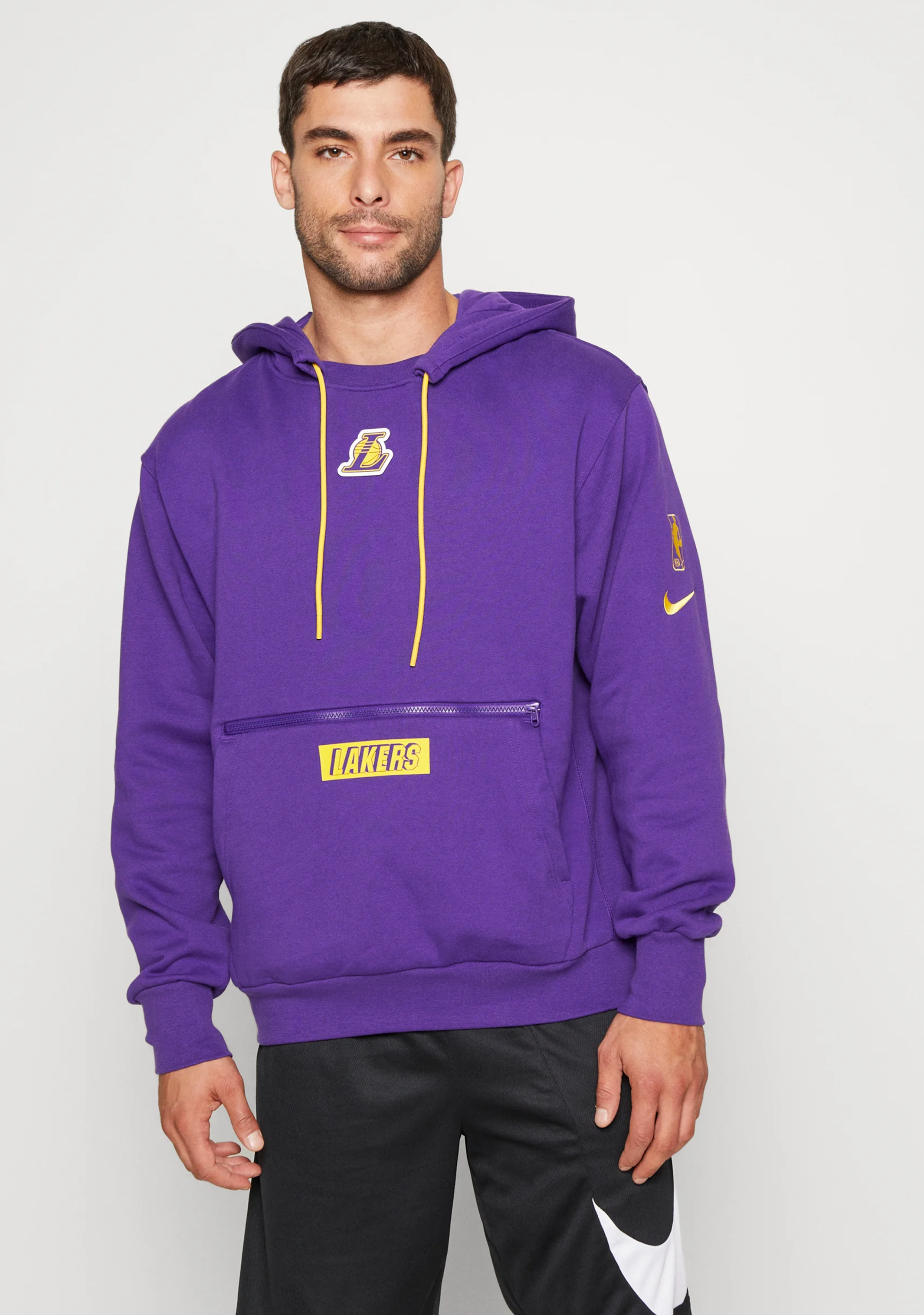 Los Angeles Lakers Club Men's Nike NBA Pullover Hoodie. Nike UK in 2023