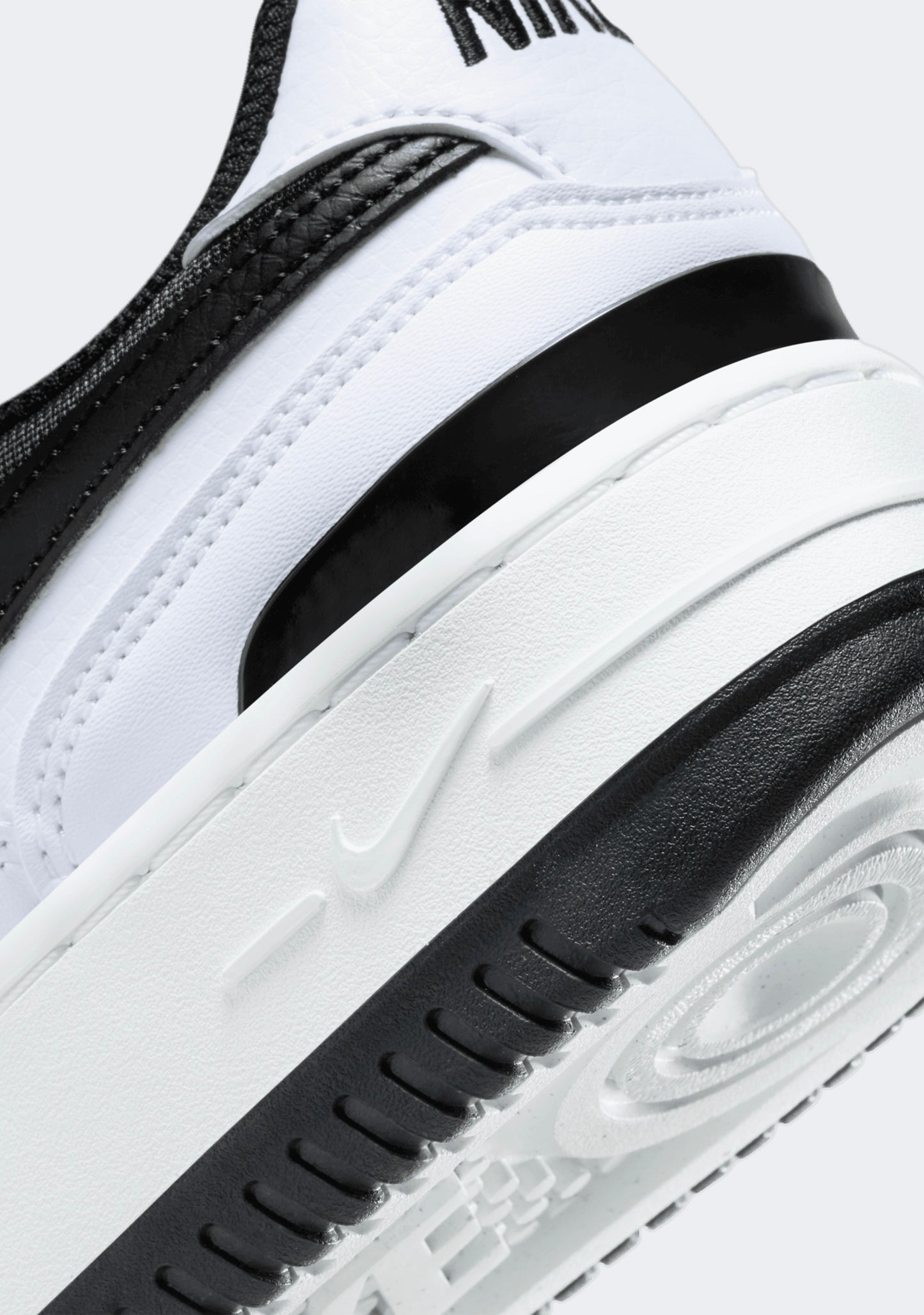 Nike Women's Gamma Force