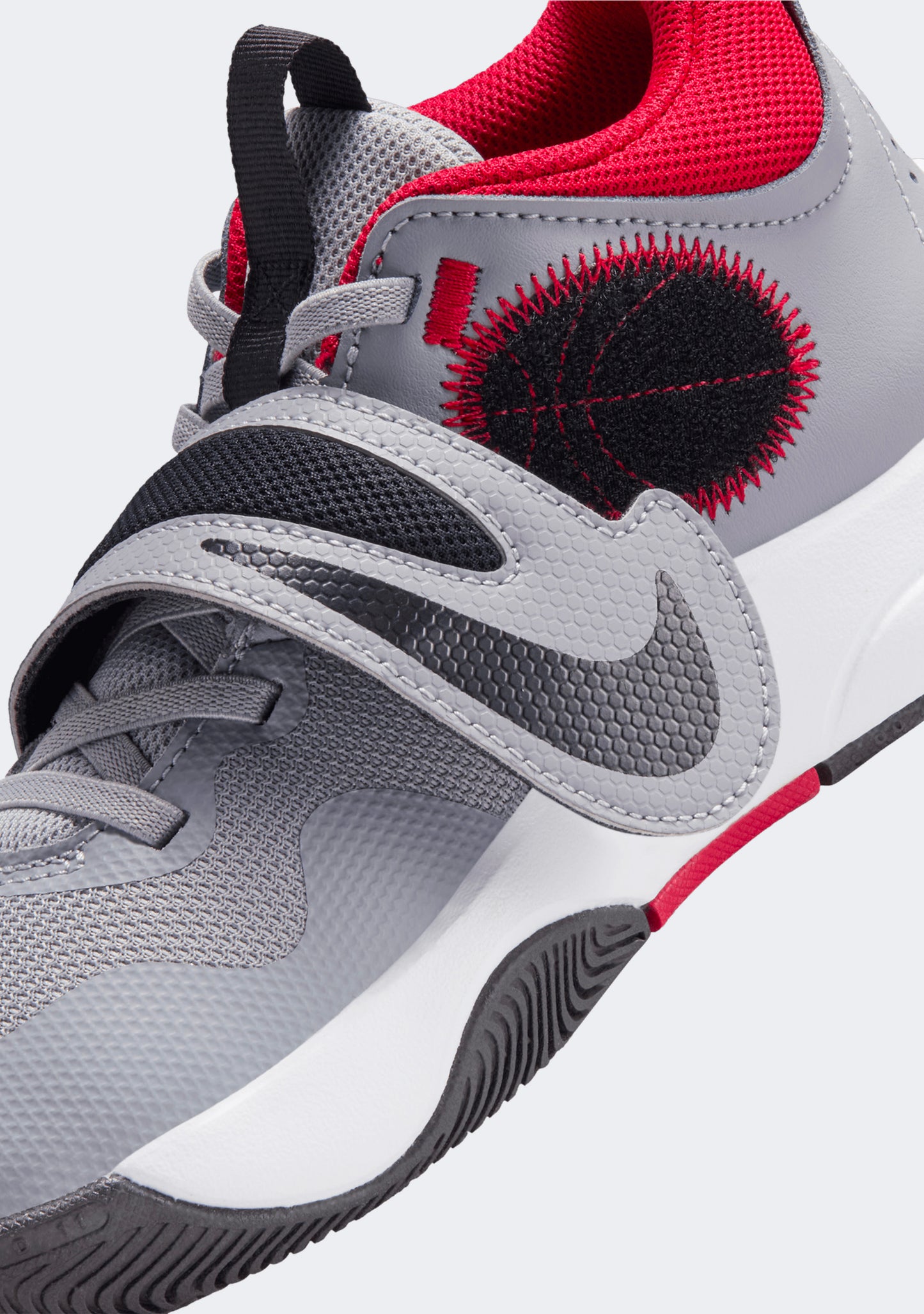 Nike Kids' Team Hustle D 11 GS Basketball Shoes