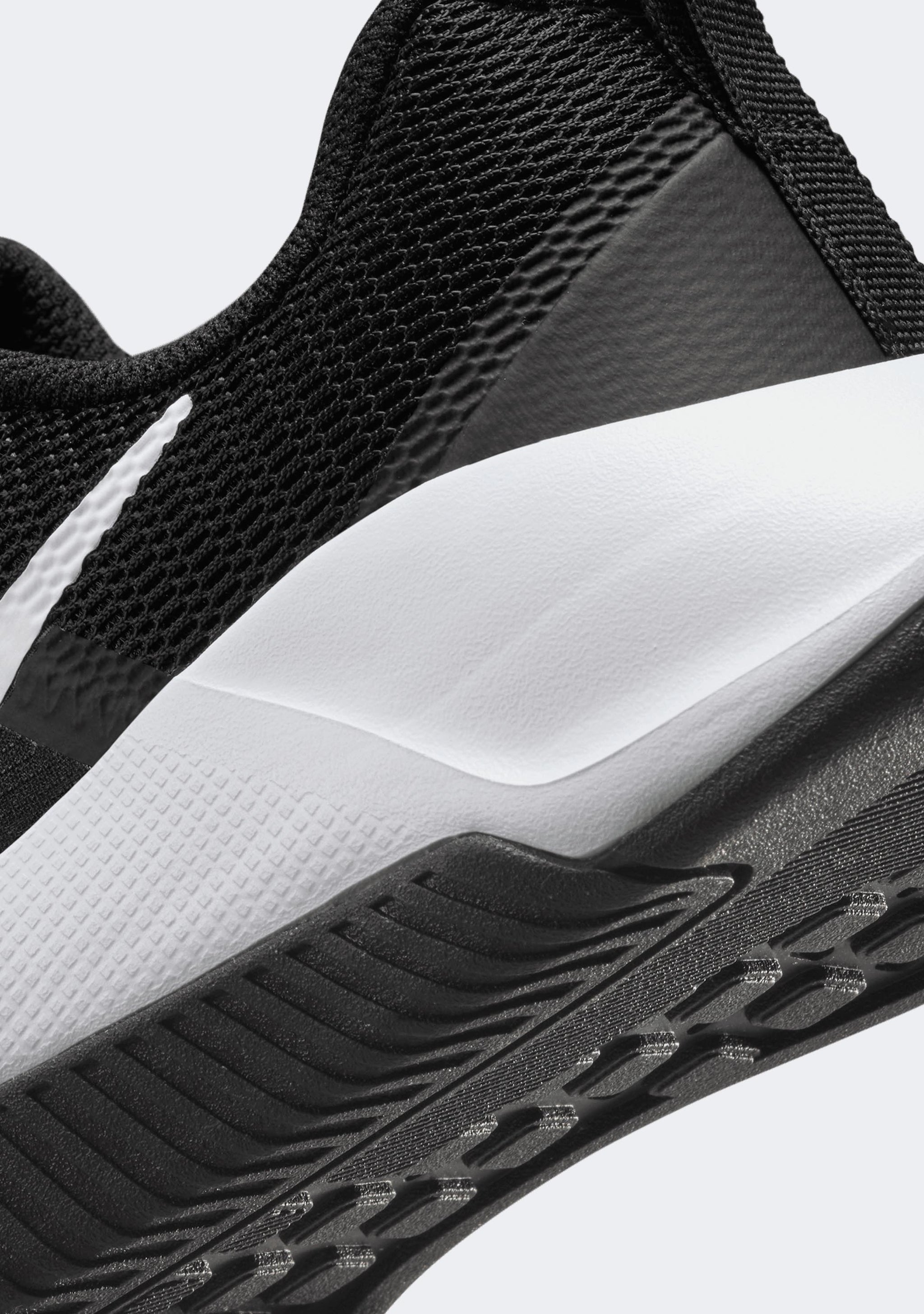 Nike Women's MC Trainer 3