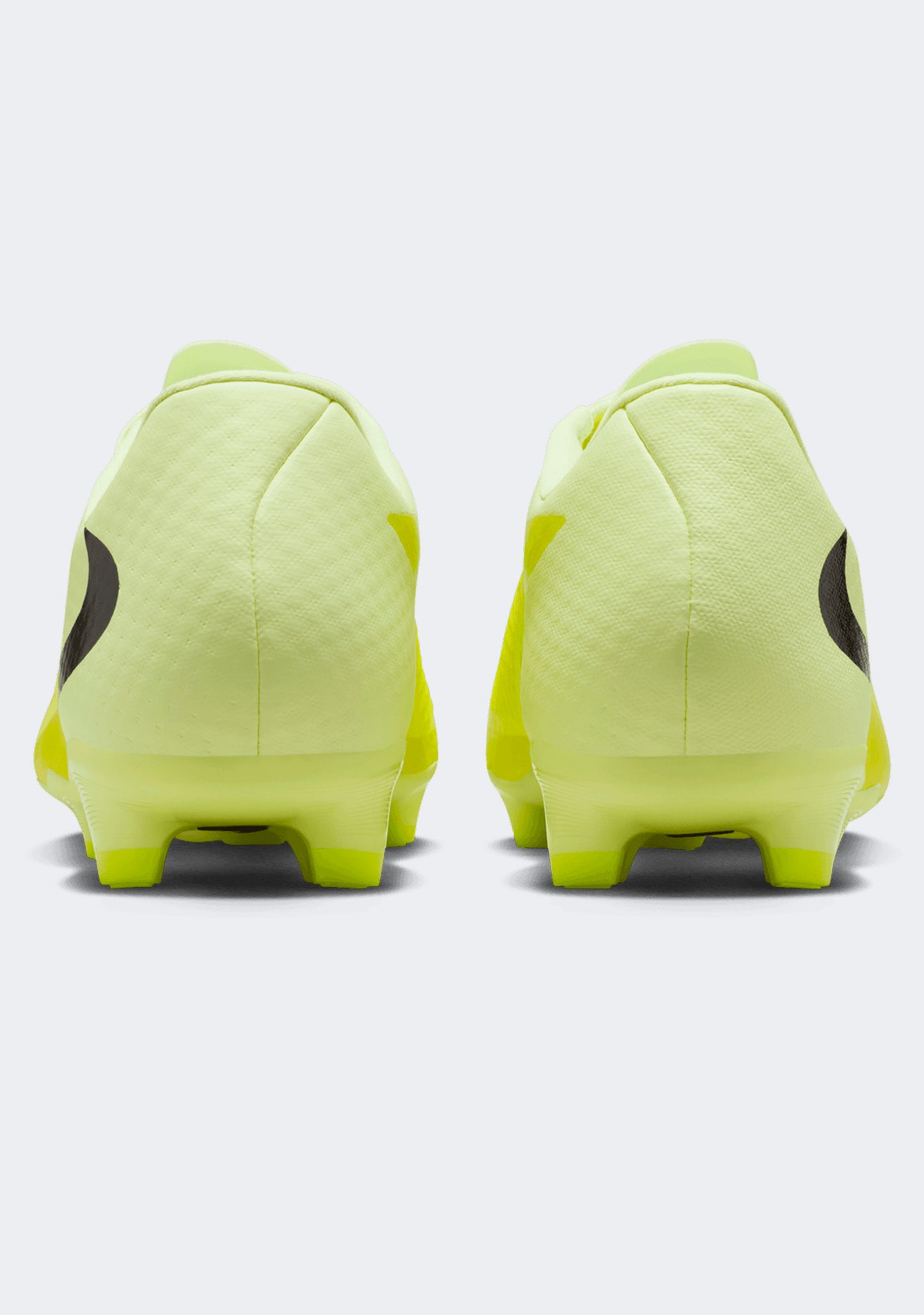 Nike Men’s Phantom 6 Academy Low FG/MG Boots
