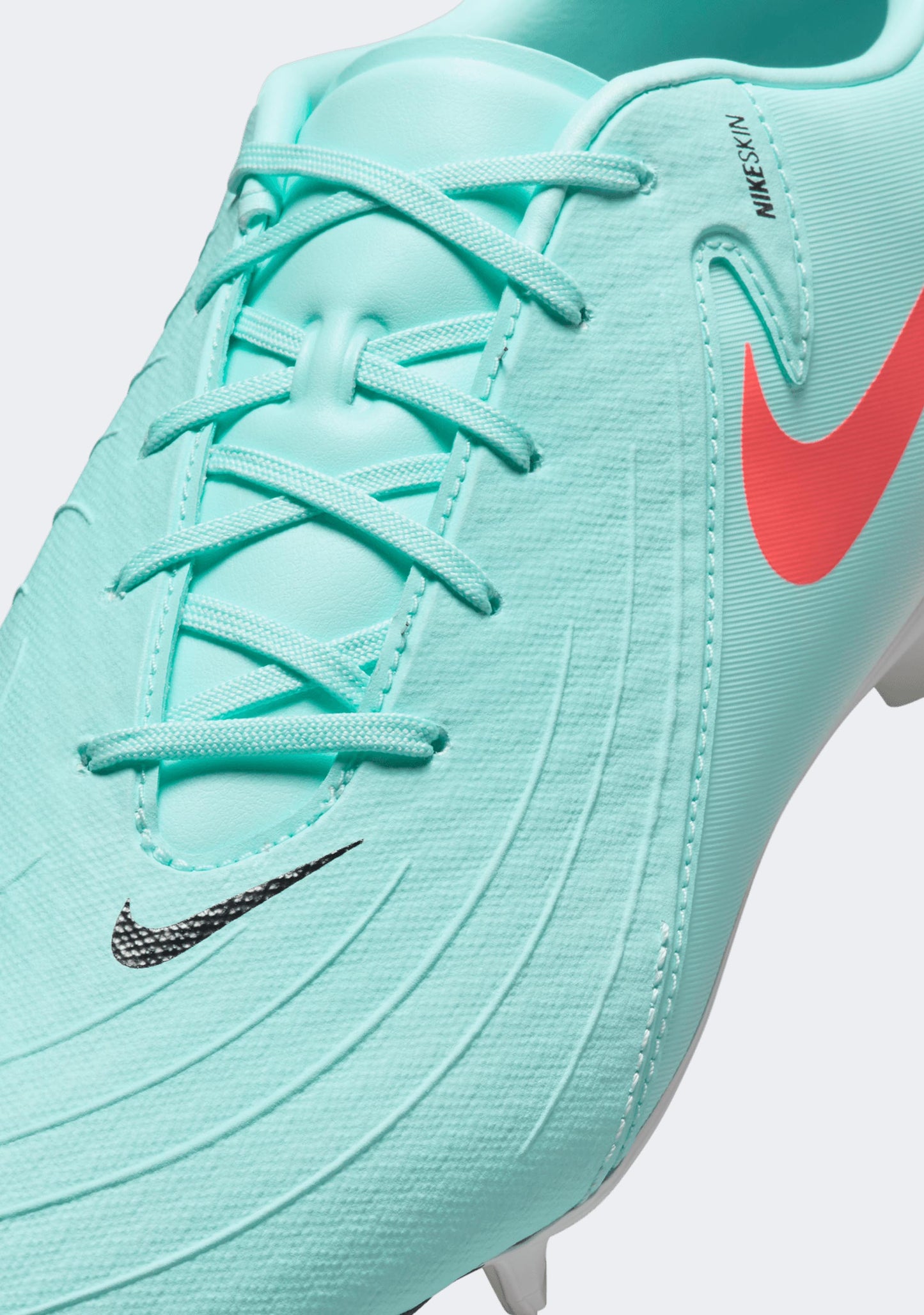 Nike Phantom GX 2 Academy FG/MG Boots