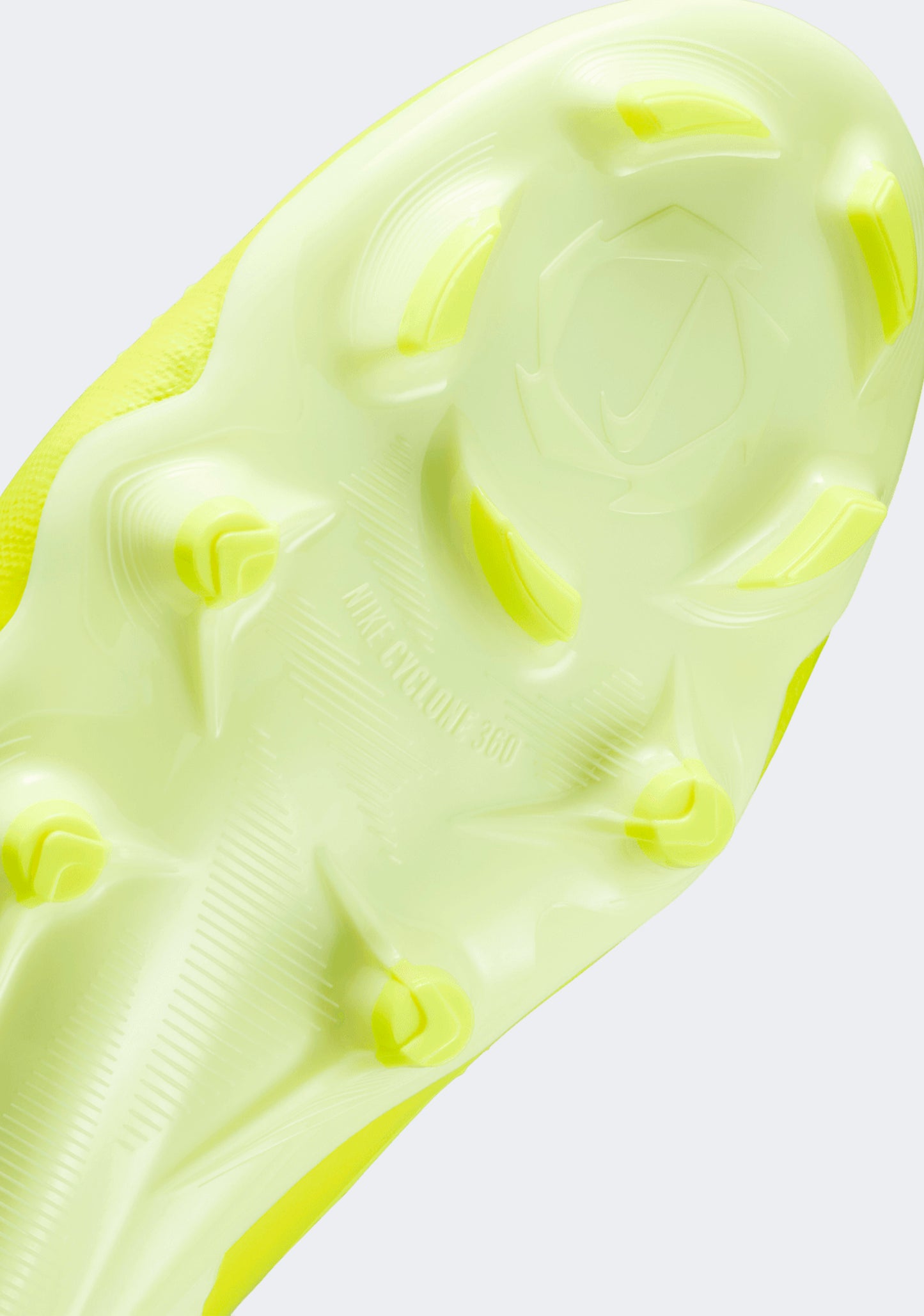 Nike Men’s Phantom 6 Academy Low FG/MG Boots