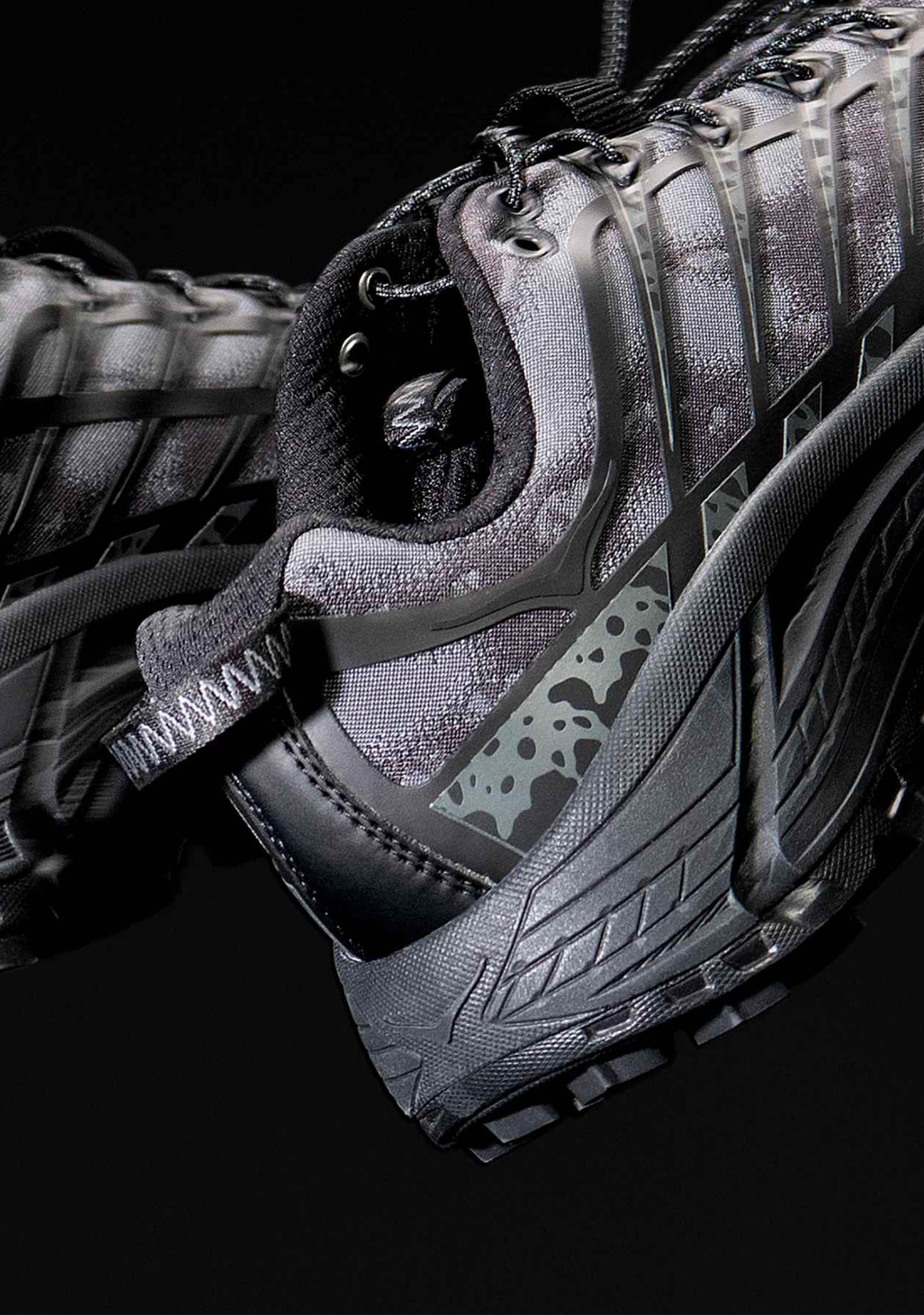 Hoka Stealth Tech Mafate Three 2