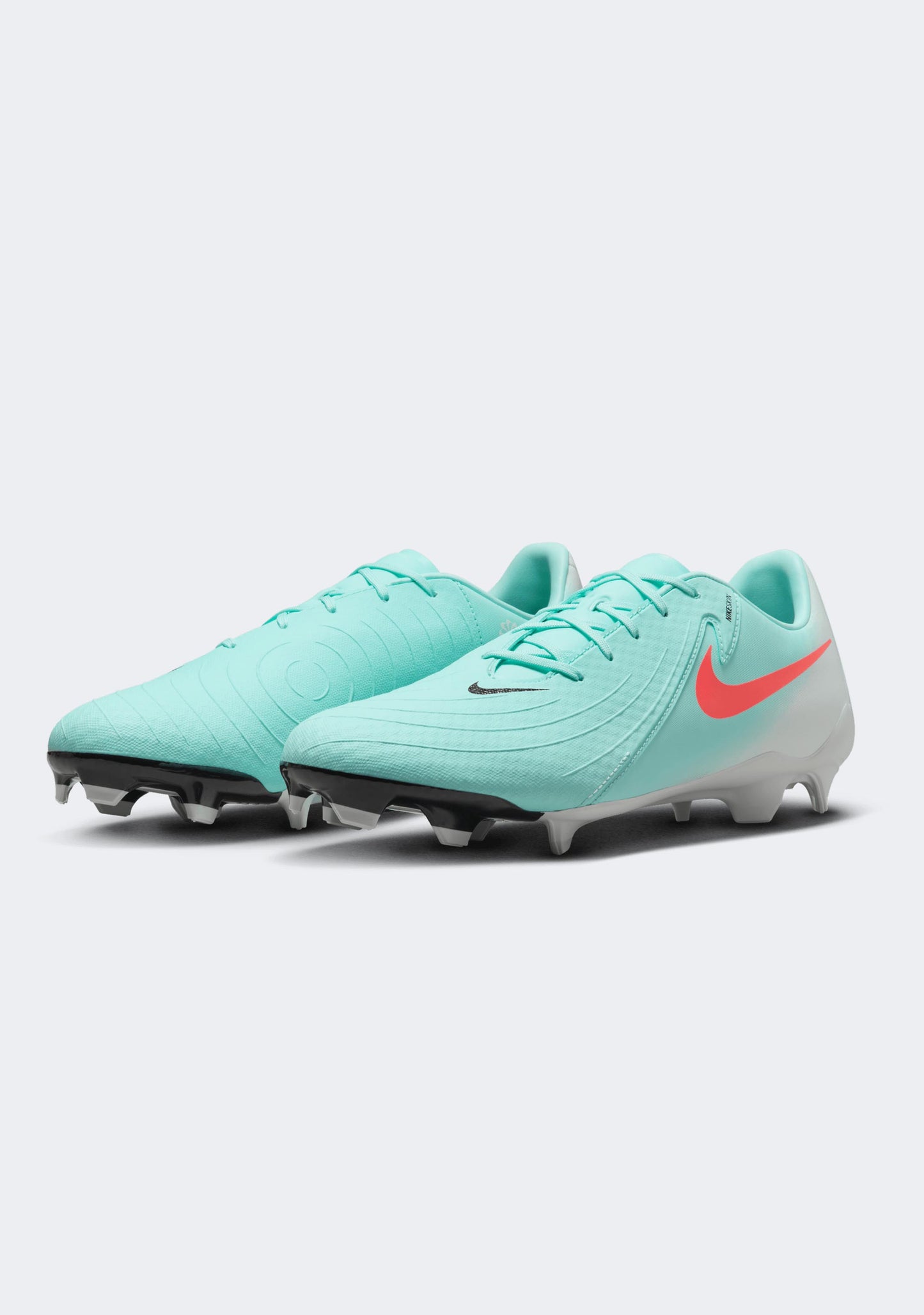 Nike Phantom GX 2 Academy FG/MG Boots