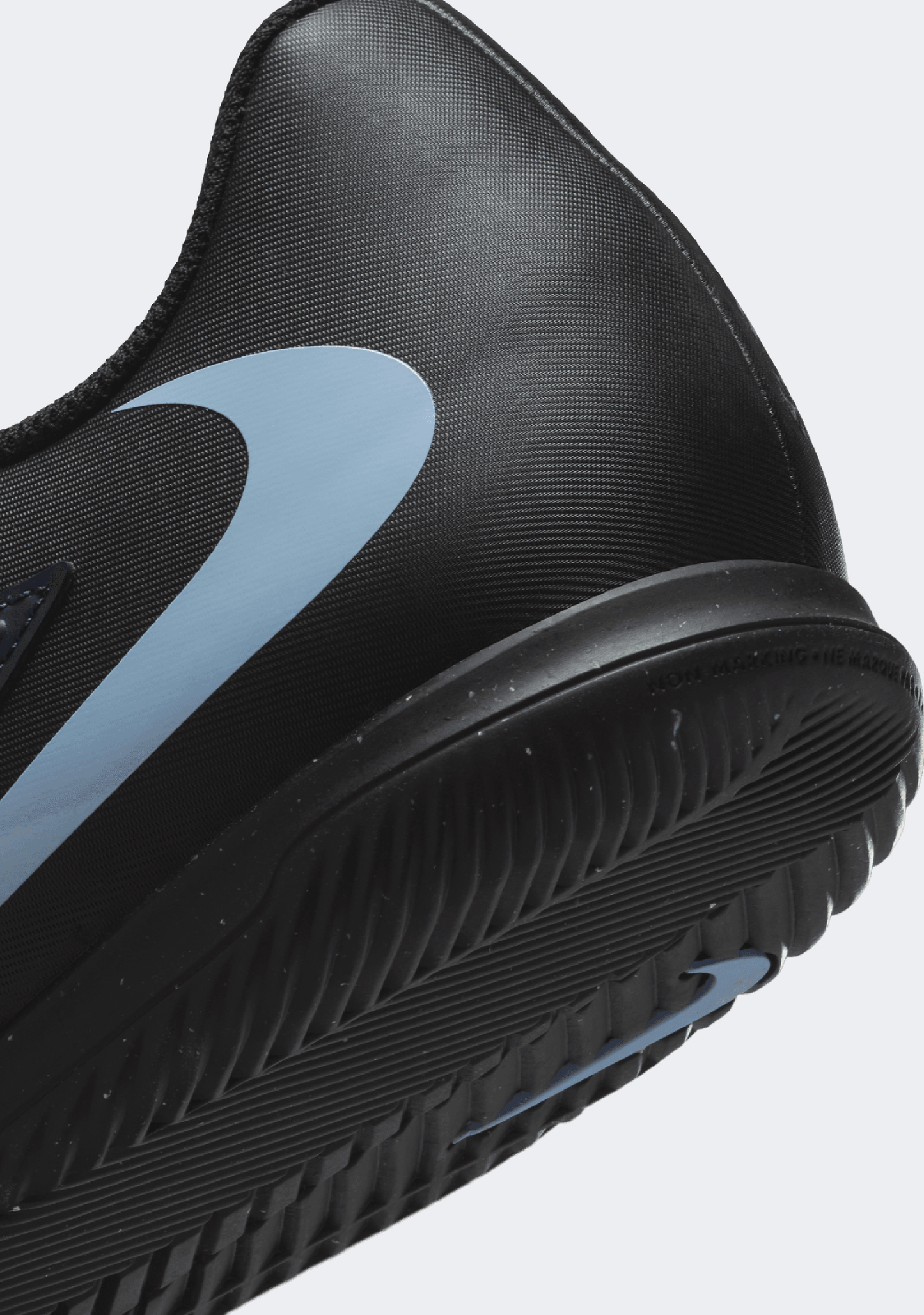 Nike Phantom 6 Low Club Indoor Court Boots