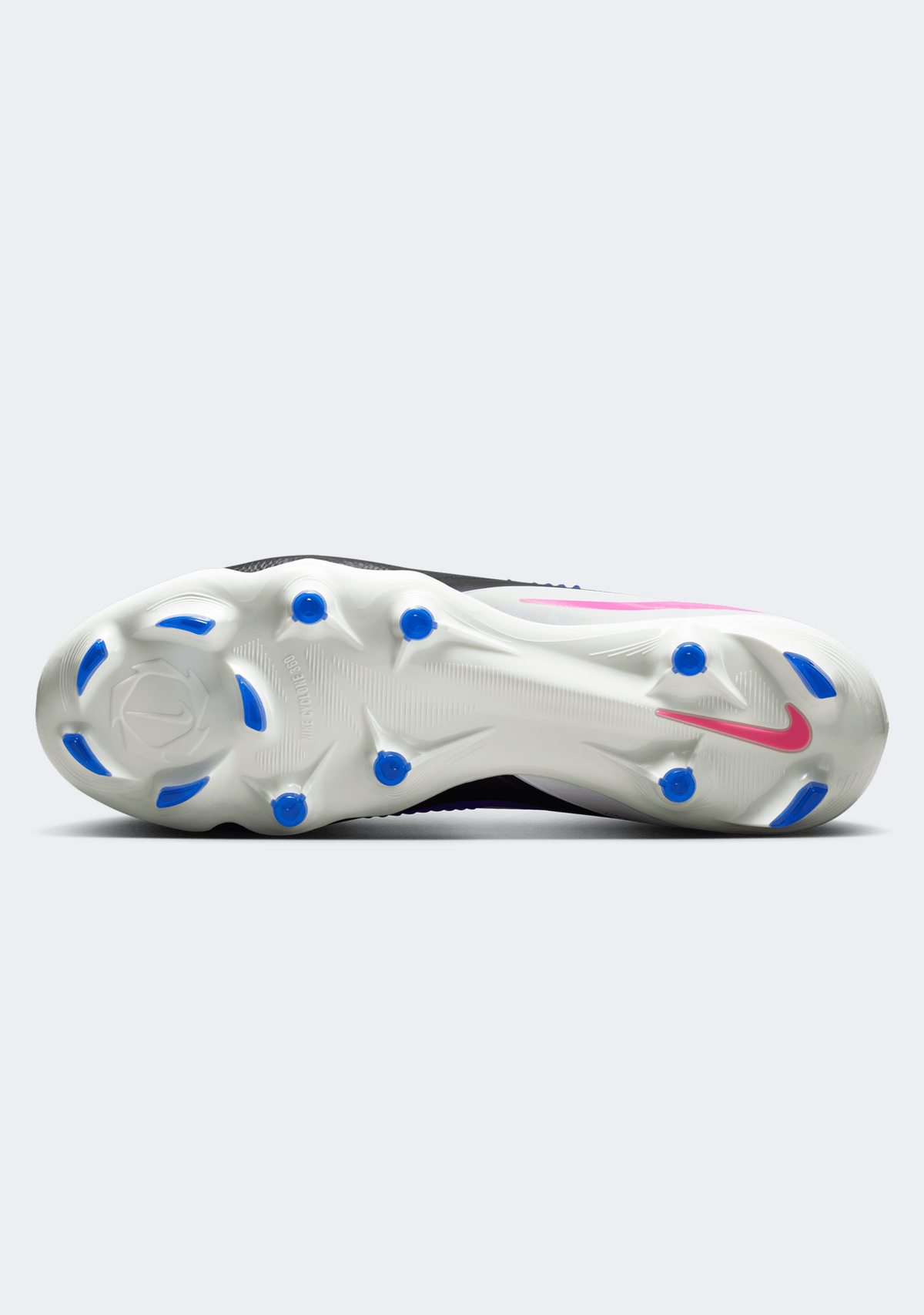 Nike Phantom 6 Low Pro Firm Ground Football Boots