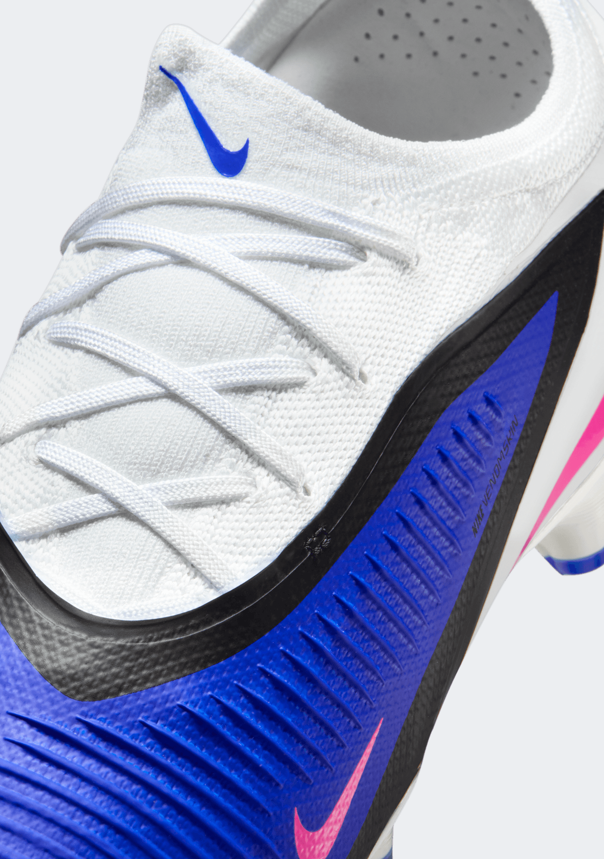 Nike Phantom 6 Low Pro Firm Ground Football Boots
