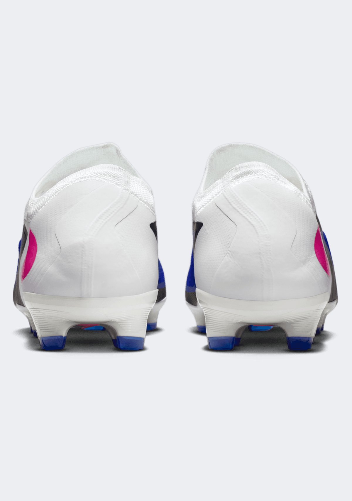 Nike Phantom 6 Low Pro Firm Ground Football Boots