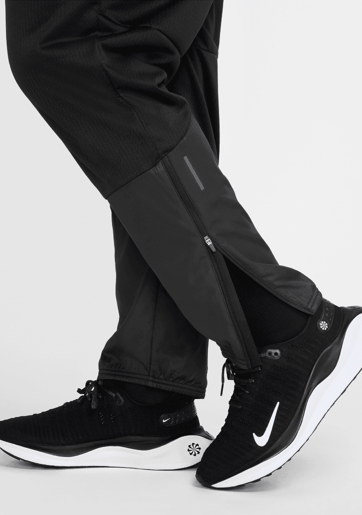 Nike Men's Sphere Challenger Therma-FIT Water-Repellent Running Joggers