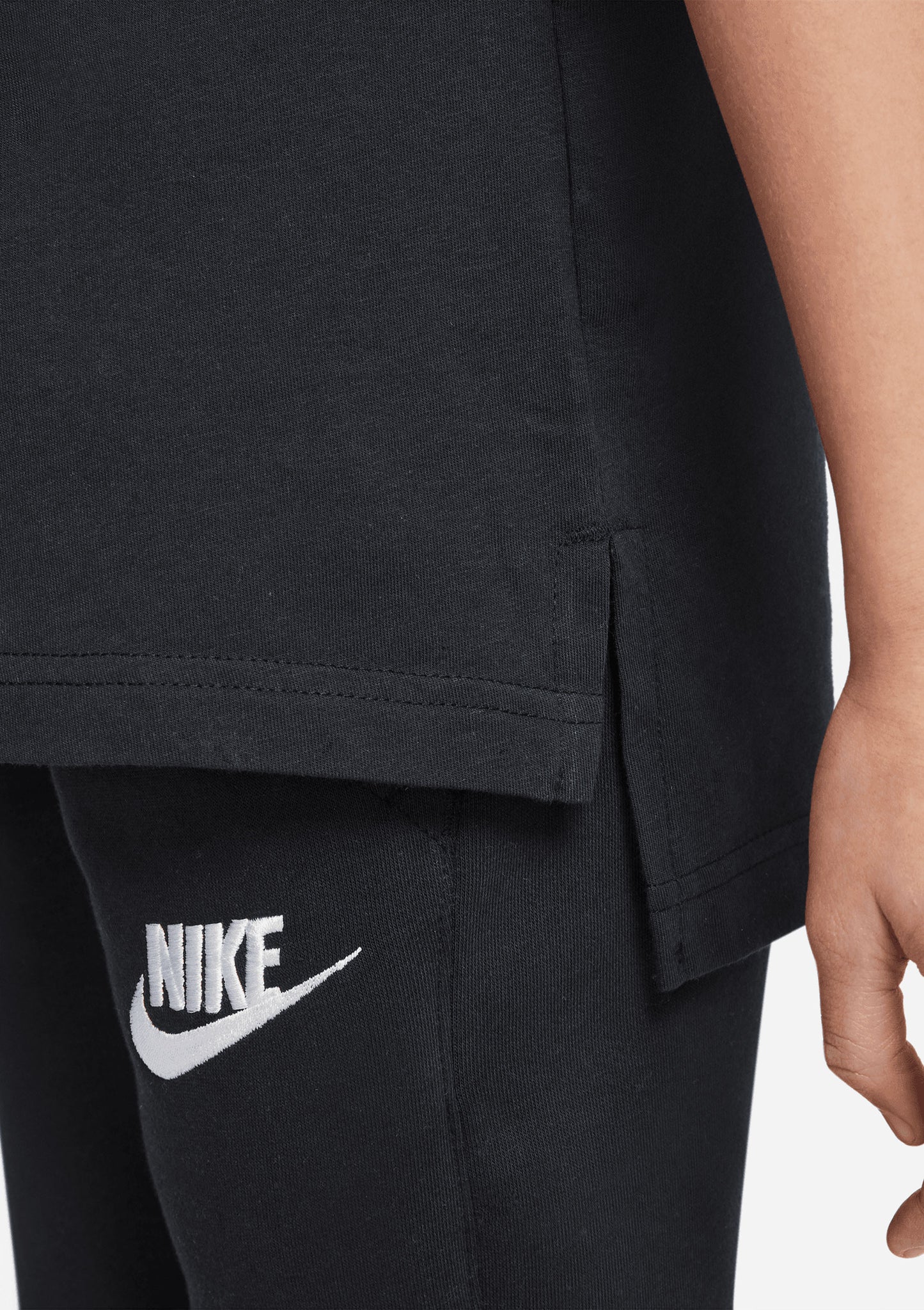 Nike Girl’s Basic Futura Tee Black