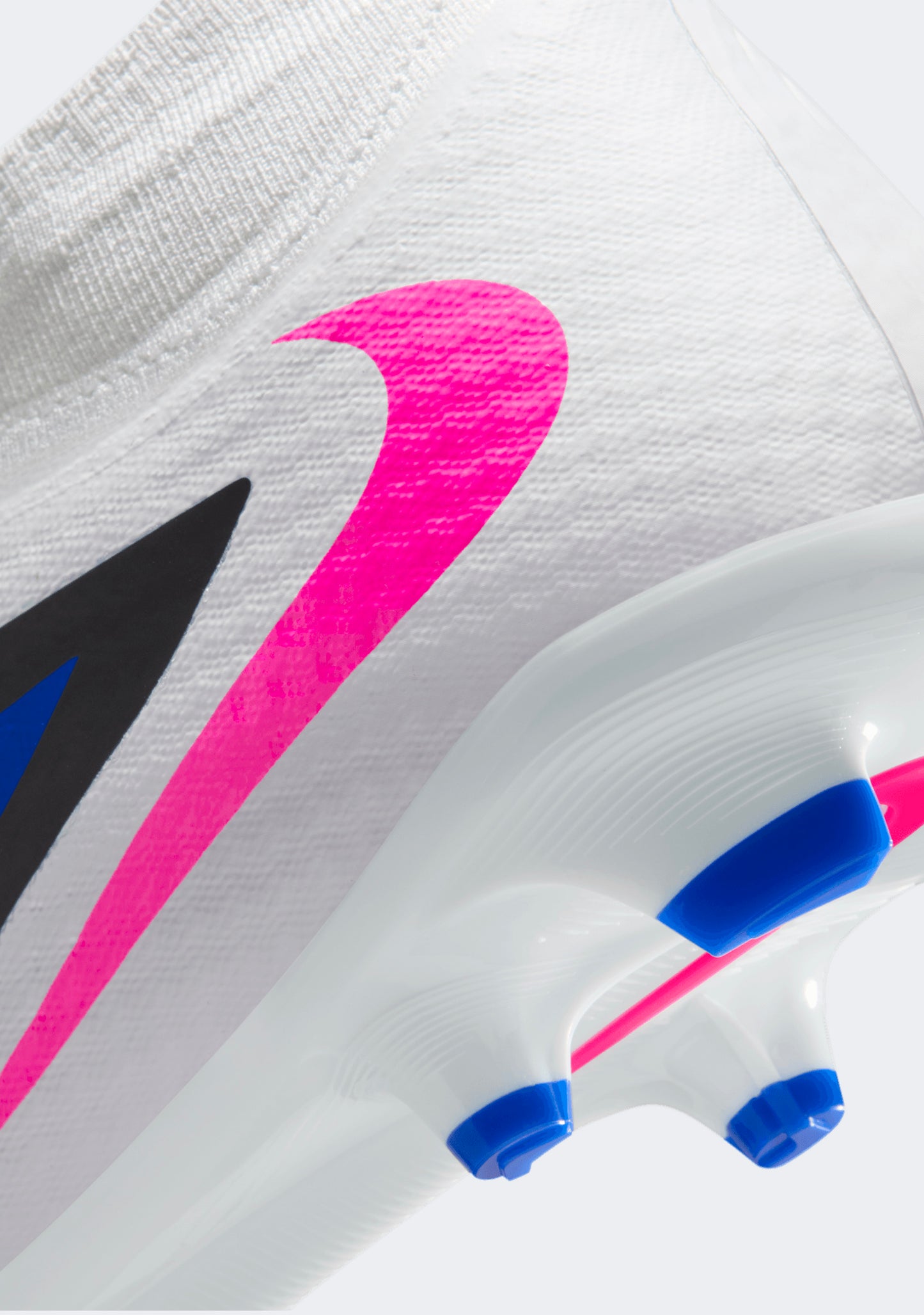 Nike Phantom 6 High Academy FG/MG Football Boots
