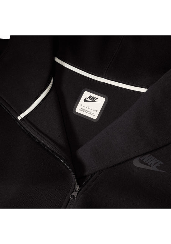Nike Women’s Sportswear Tech Fleece