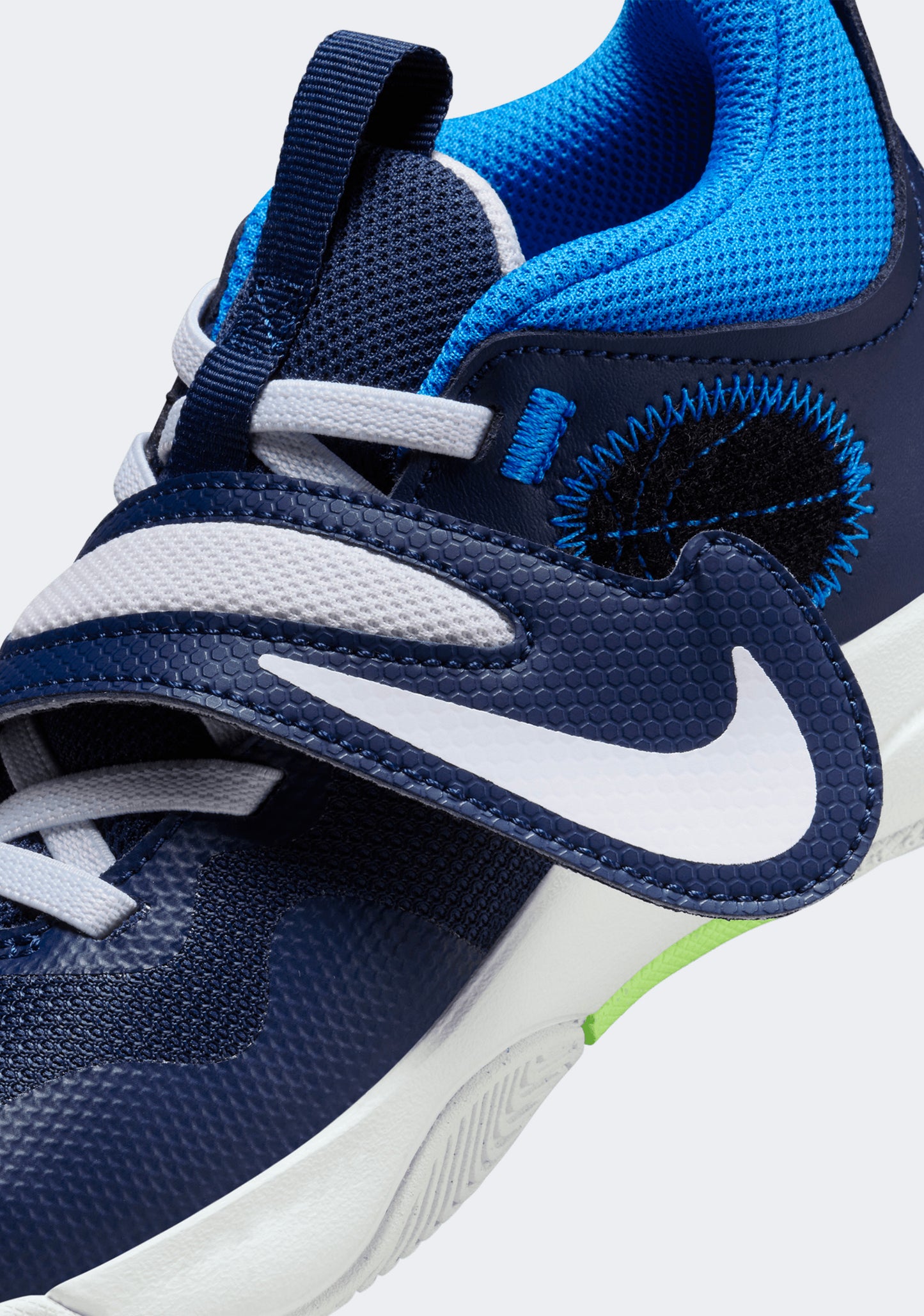 Nike Kids Team Hustle D 11 (PS) Basketball Shoes