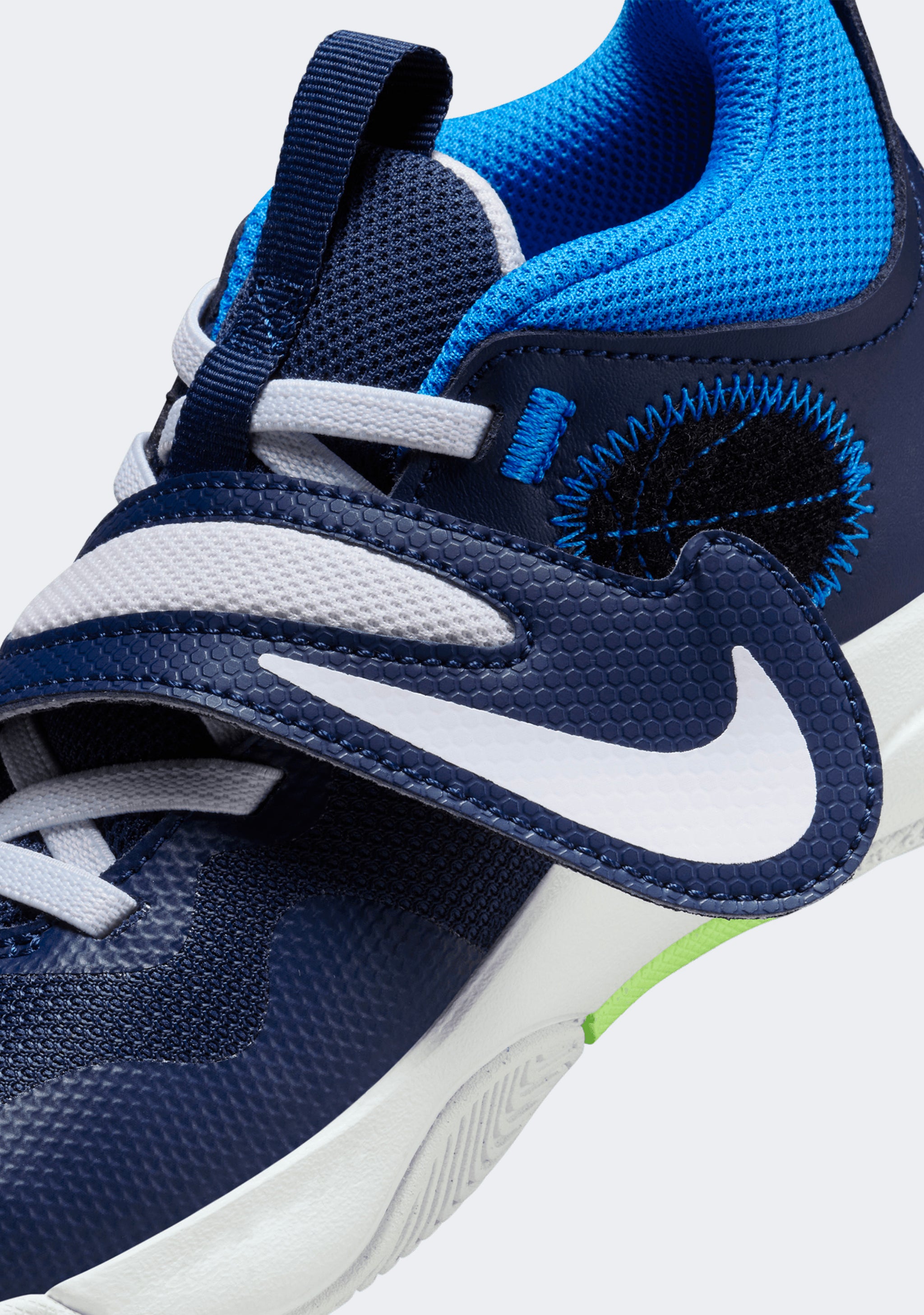 Nike Kids Team Hustle D 11 (PS) Basketball Shoes