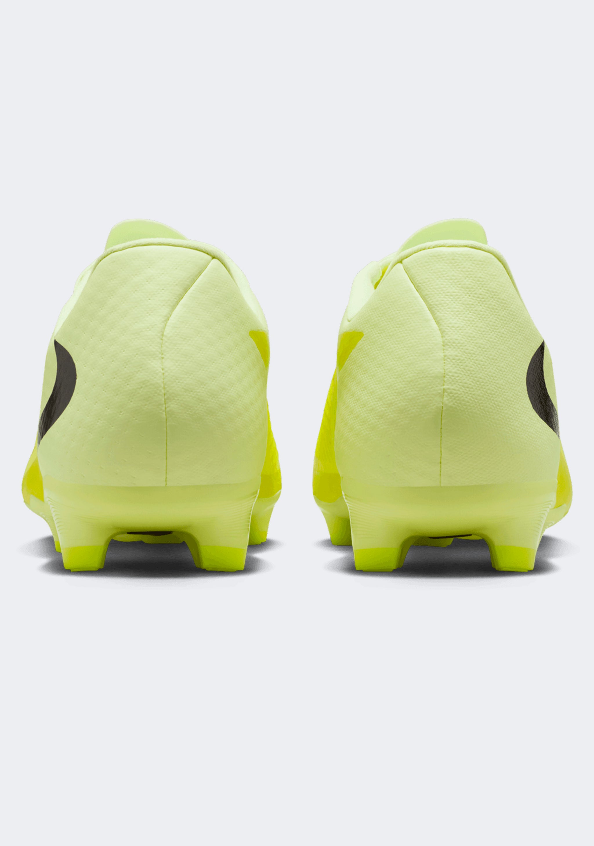 Nike Men’s Phantom 6 Academy Low FG/MG Boots