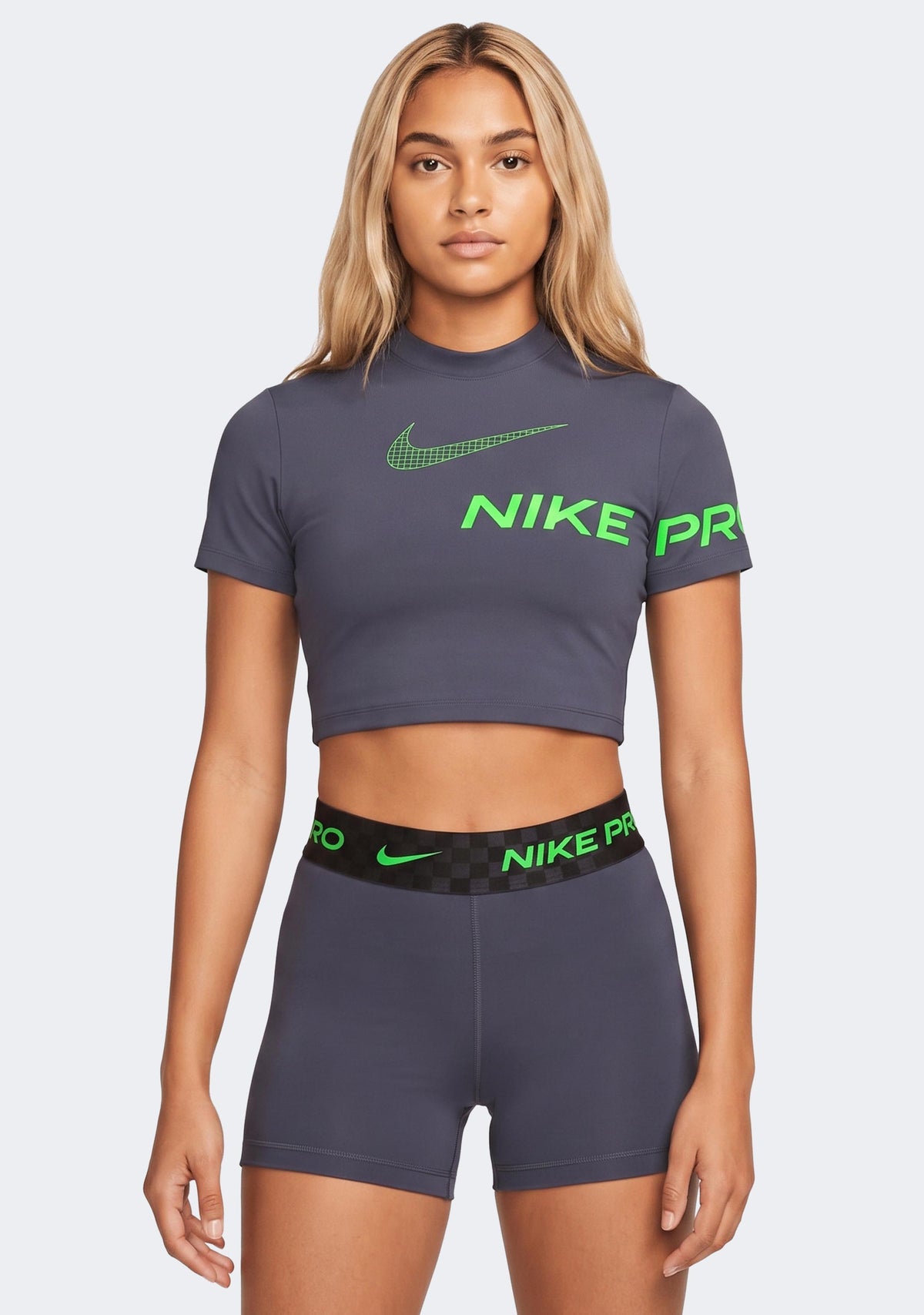 Nike Pro Women's Dri-FIT Cropped Training Top
