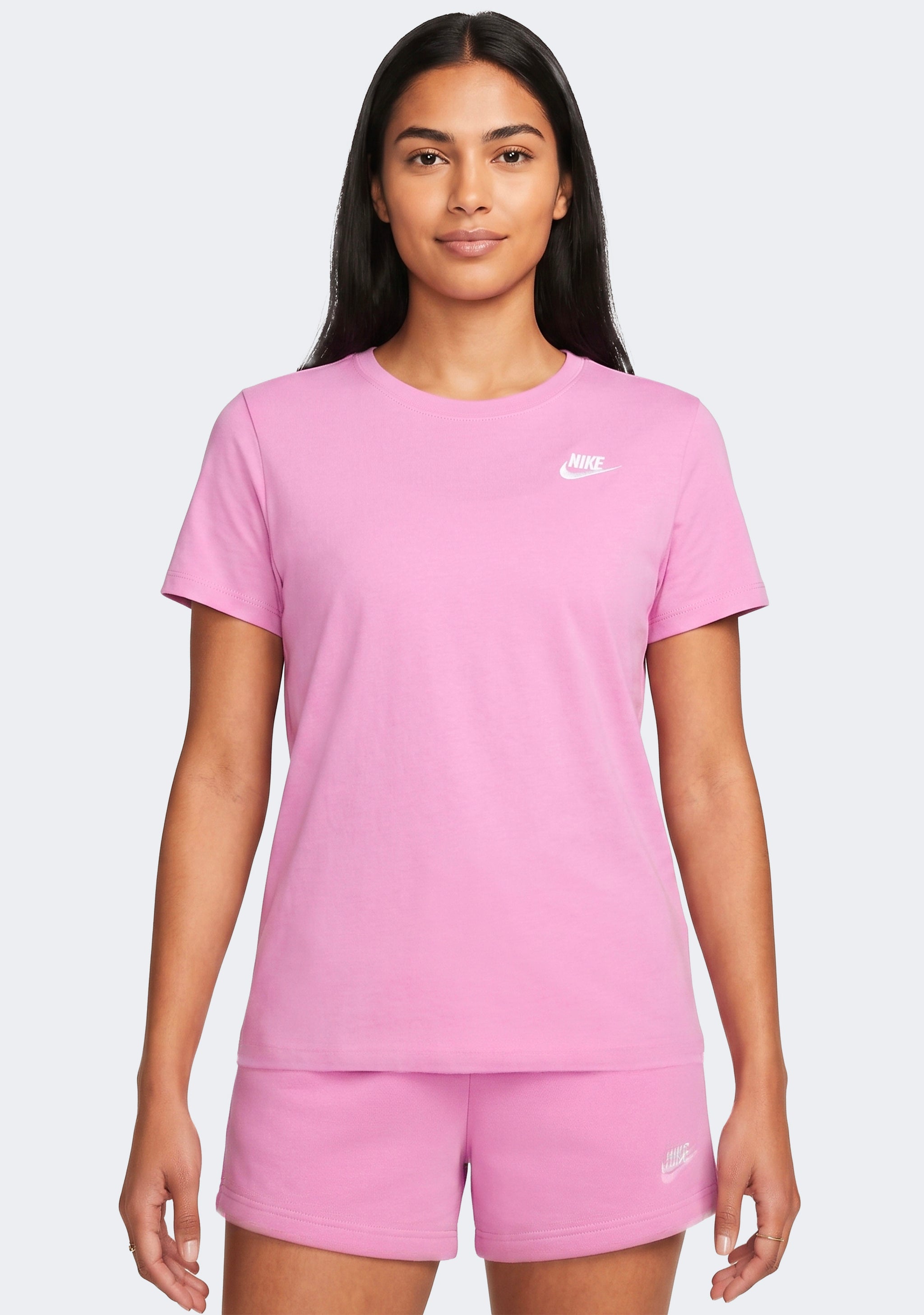 Nike Women's Sportswear Essentials Club Tee