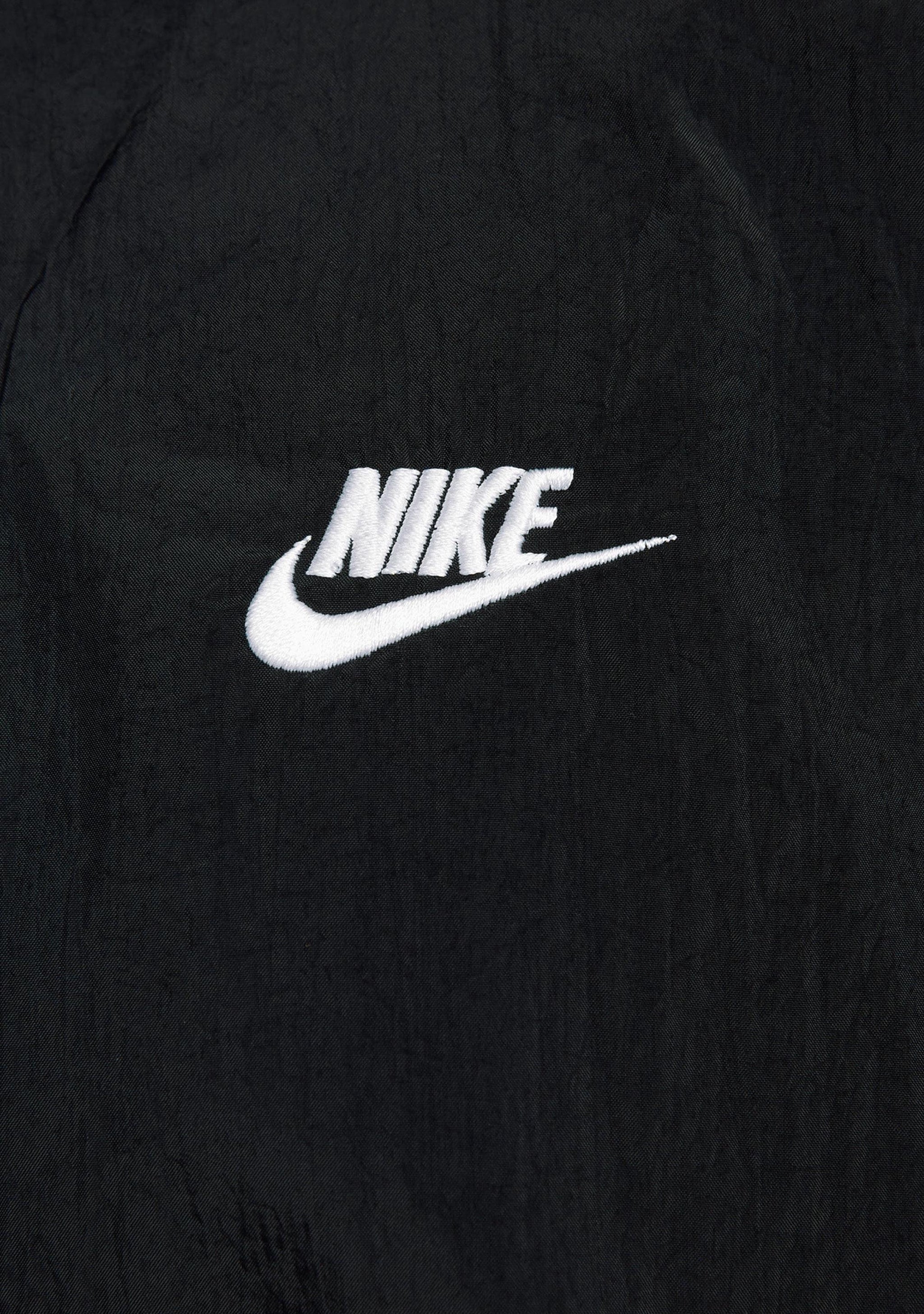 Nike Women’s Sportswear Essential Windrunner