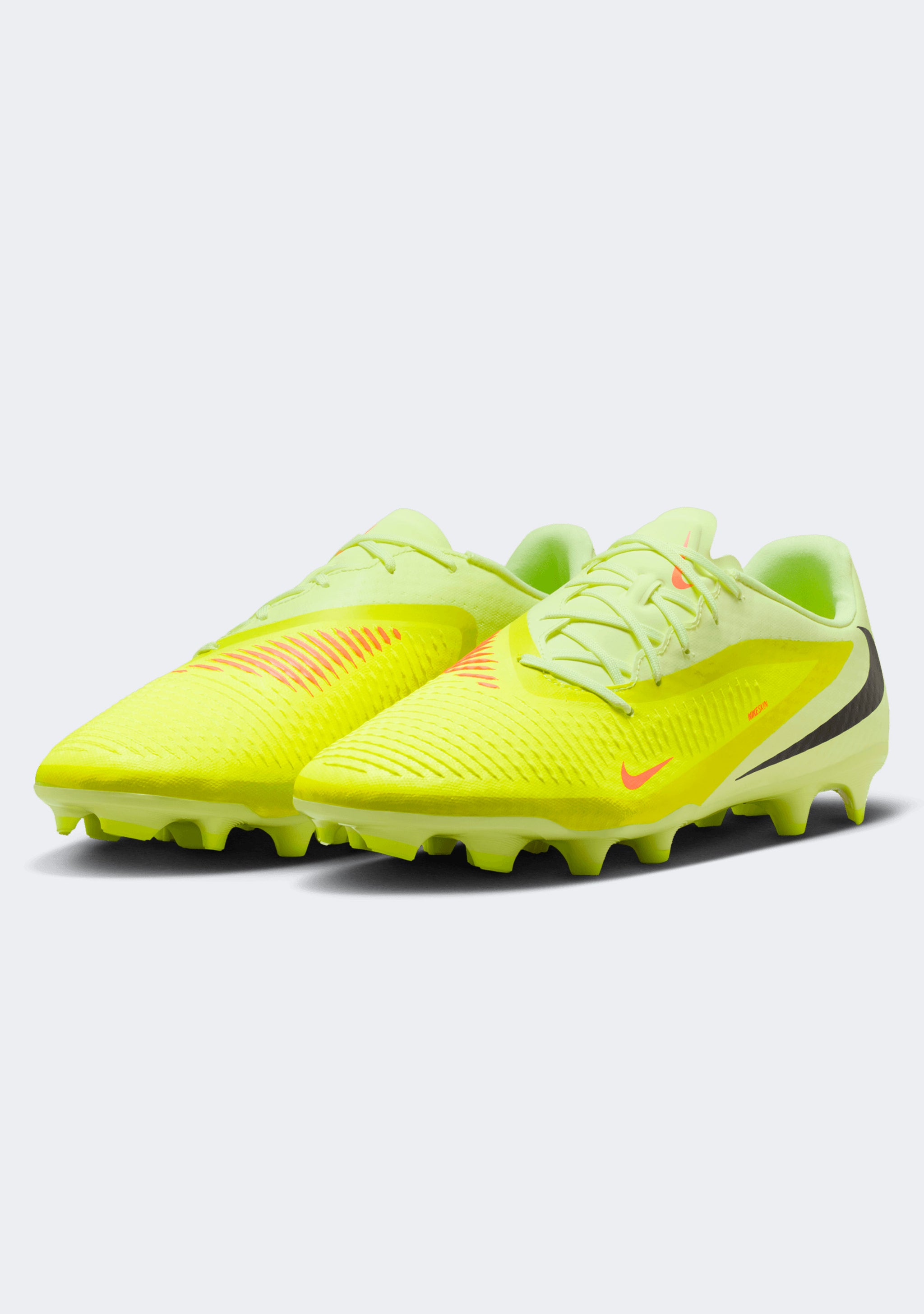 Nike Men’s Phantom 6 Academy Low FG/MG Boots