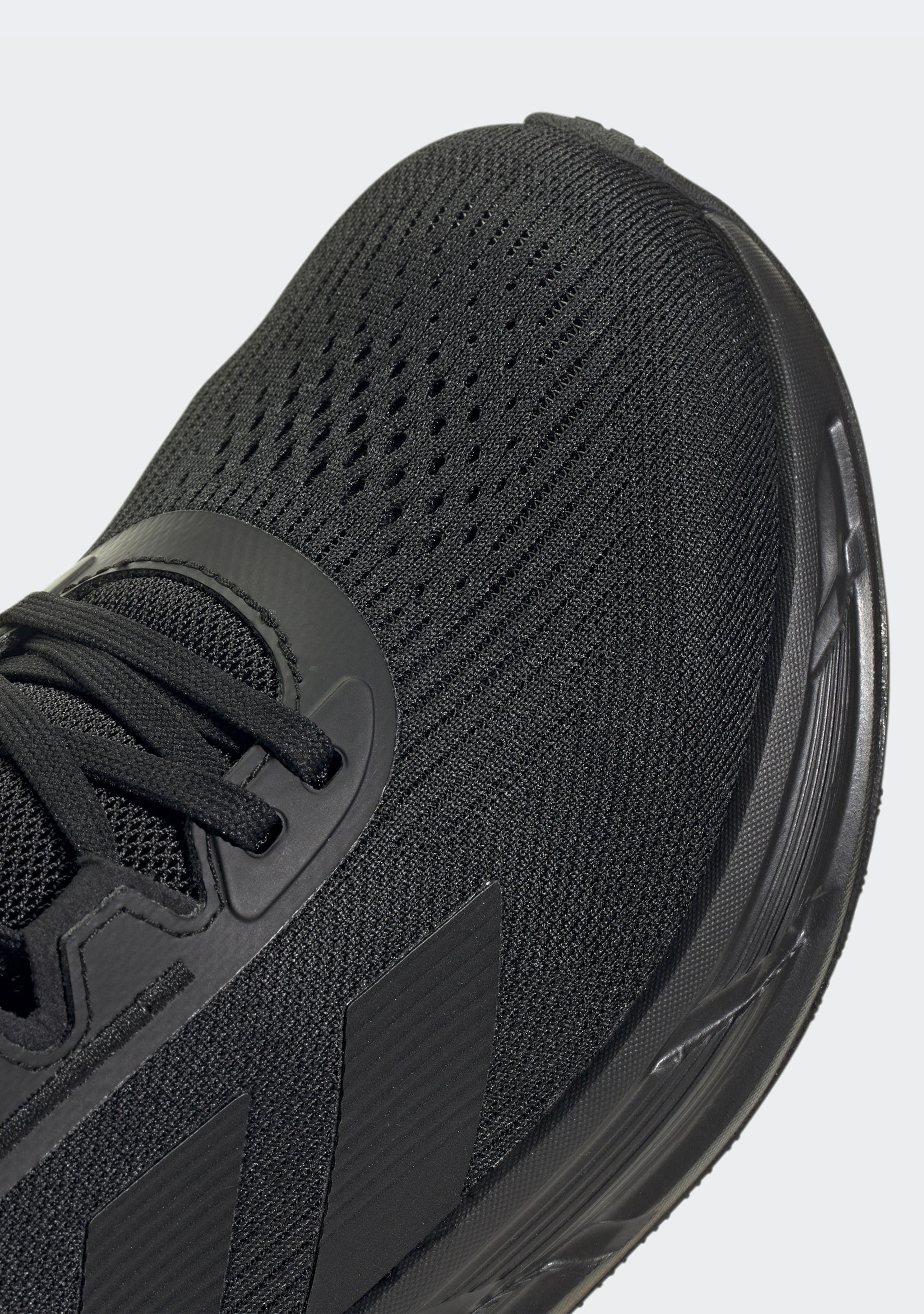 Adidas Men's Questar 3