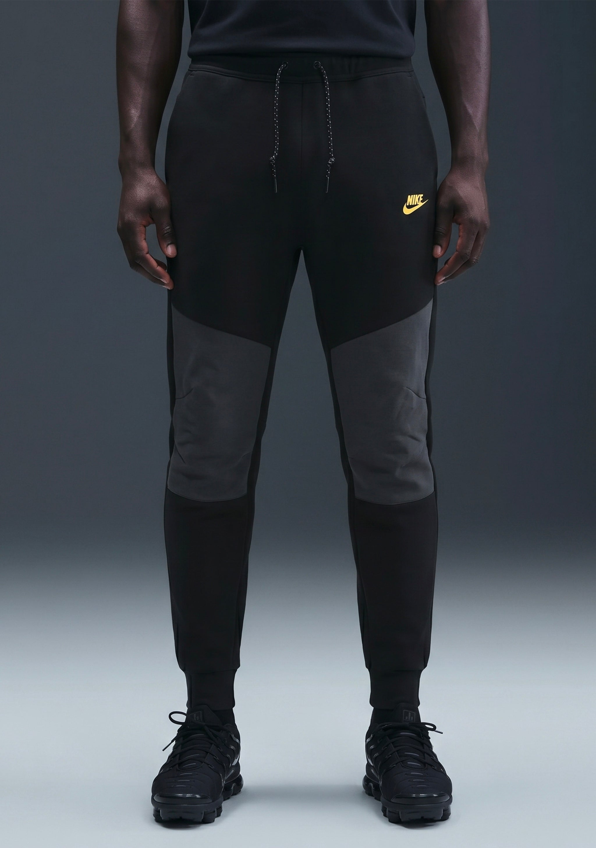Nike Men's Tech Mix Fleece Joggers