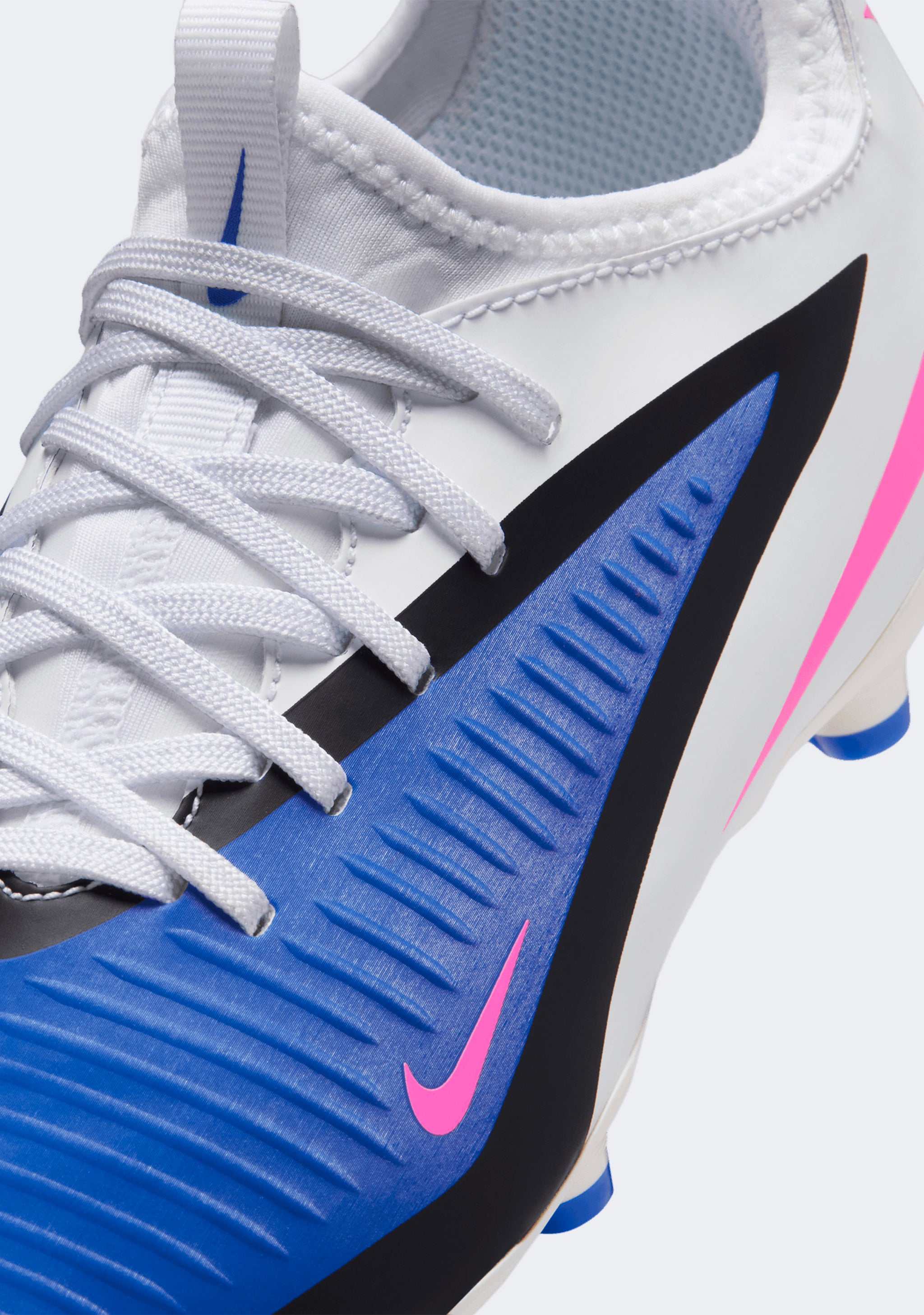 Nike Kids' Phantom 6 Low Academy FG/MG Football Boots