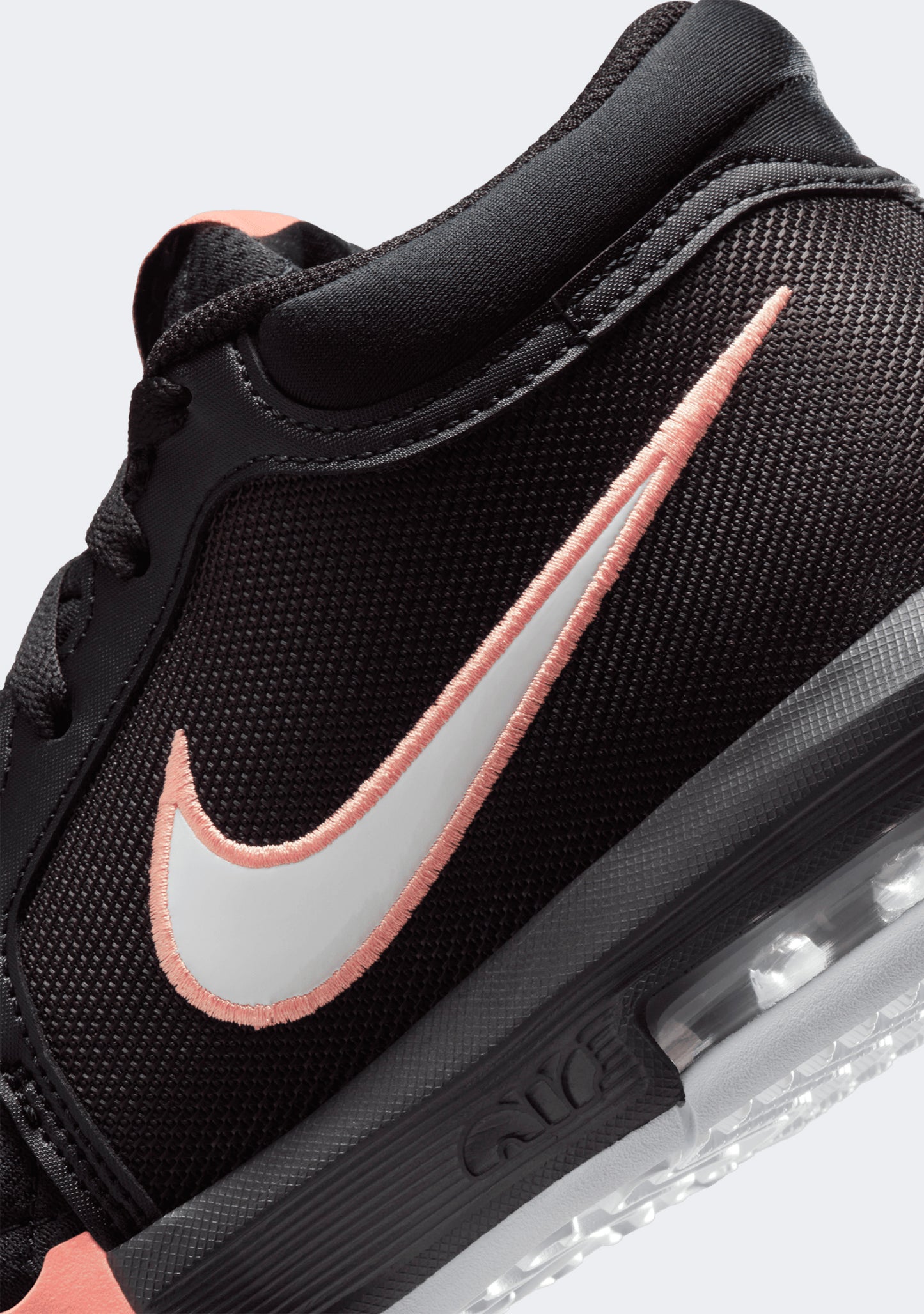 Nike Men's Lebron Witness VIII