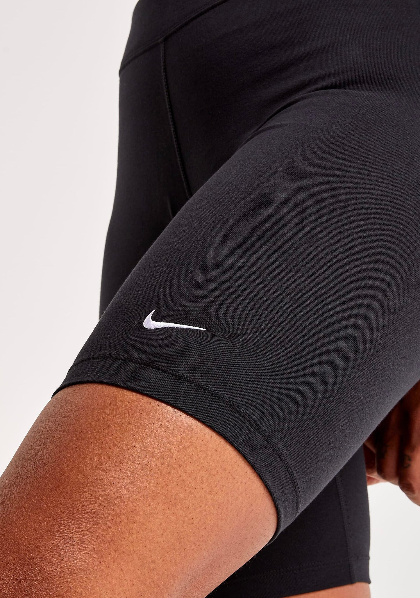 Nike Women's ESS Biker Shorts