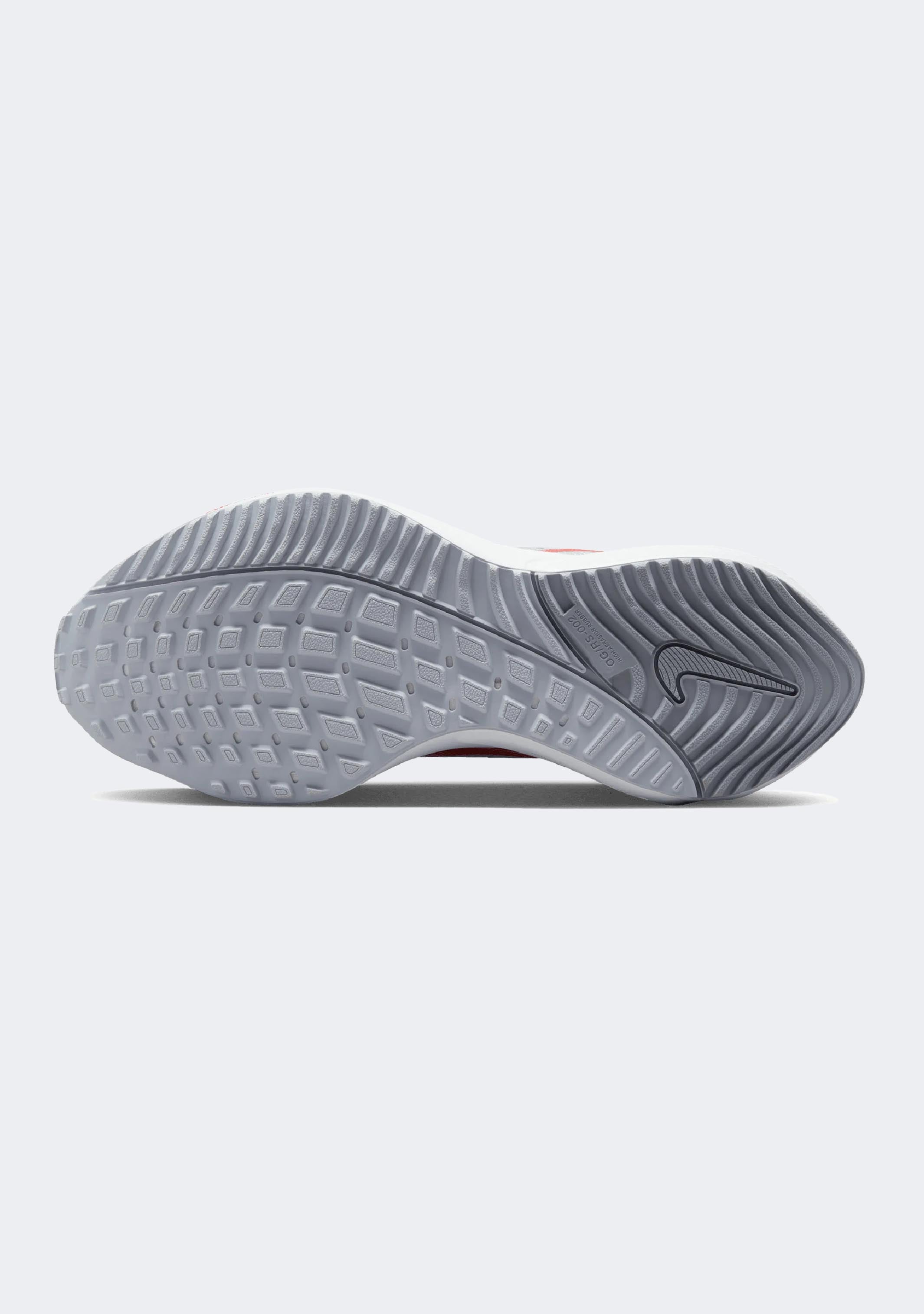 Nike Women's Air Zoom Vomero 16