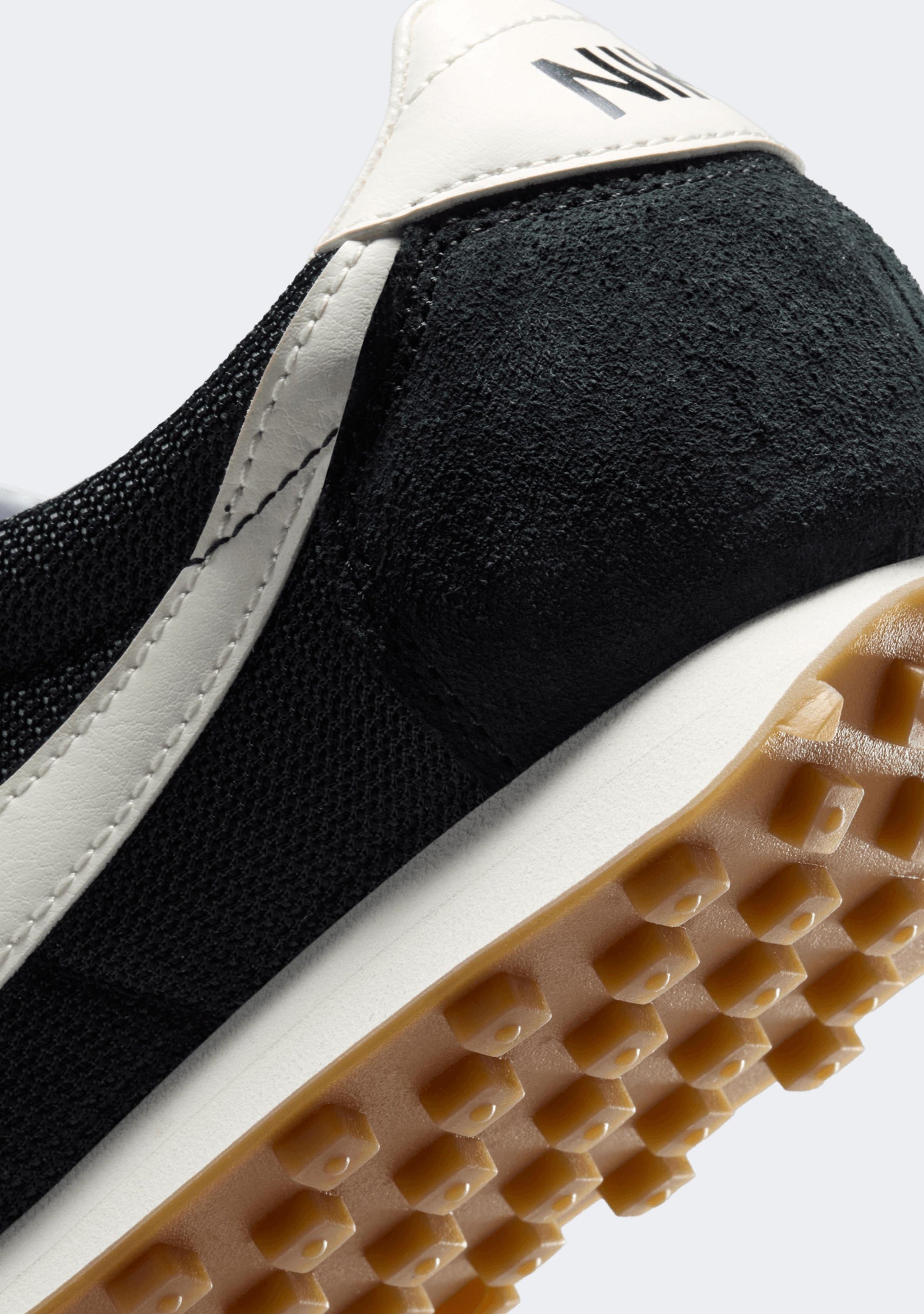 Nike Women's LD-1000