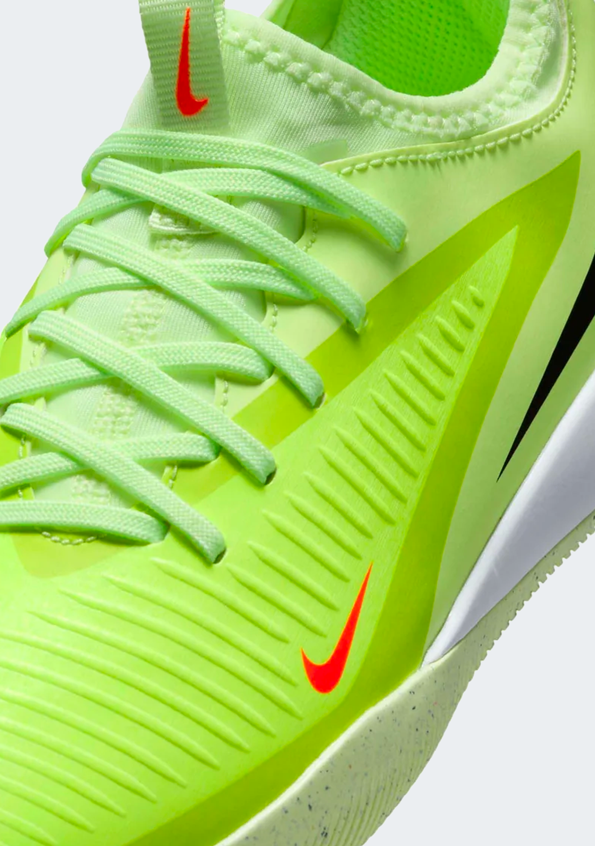 Nike Junior Phantom 6 Low Academy Indoor Court Football Boots