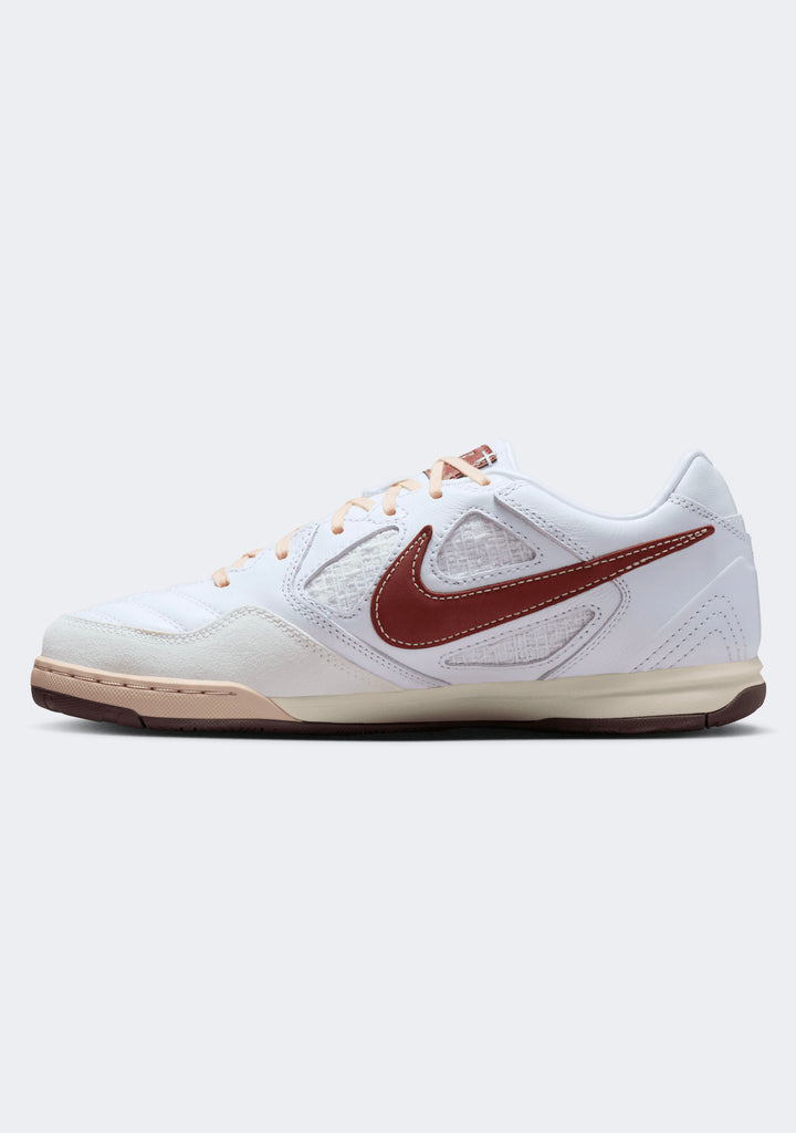 Nike Gato