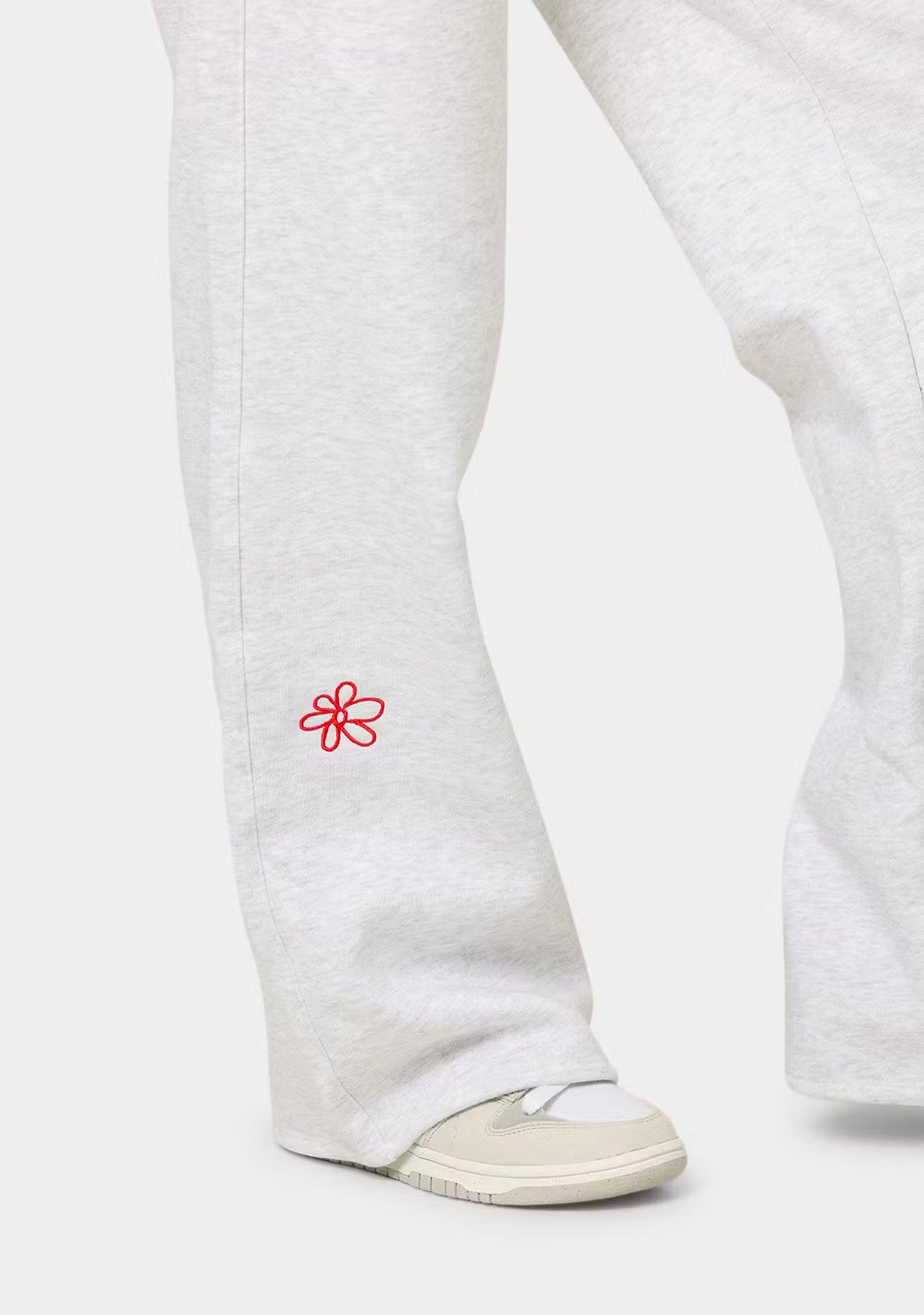 Champion Women's Reverse Weave Daisies Puddle Track Pants
