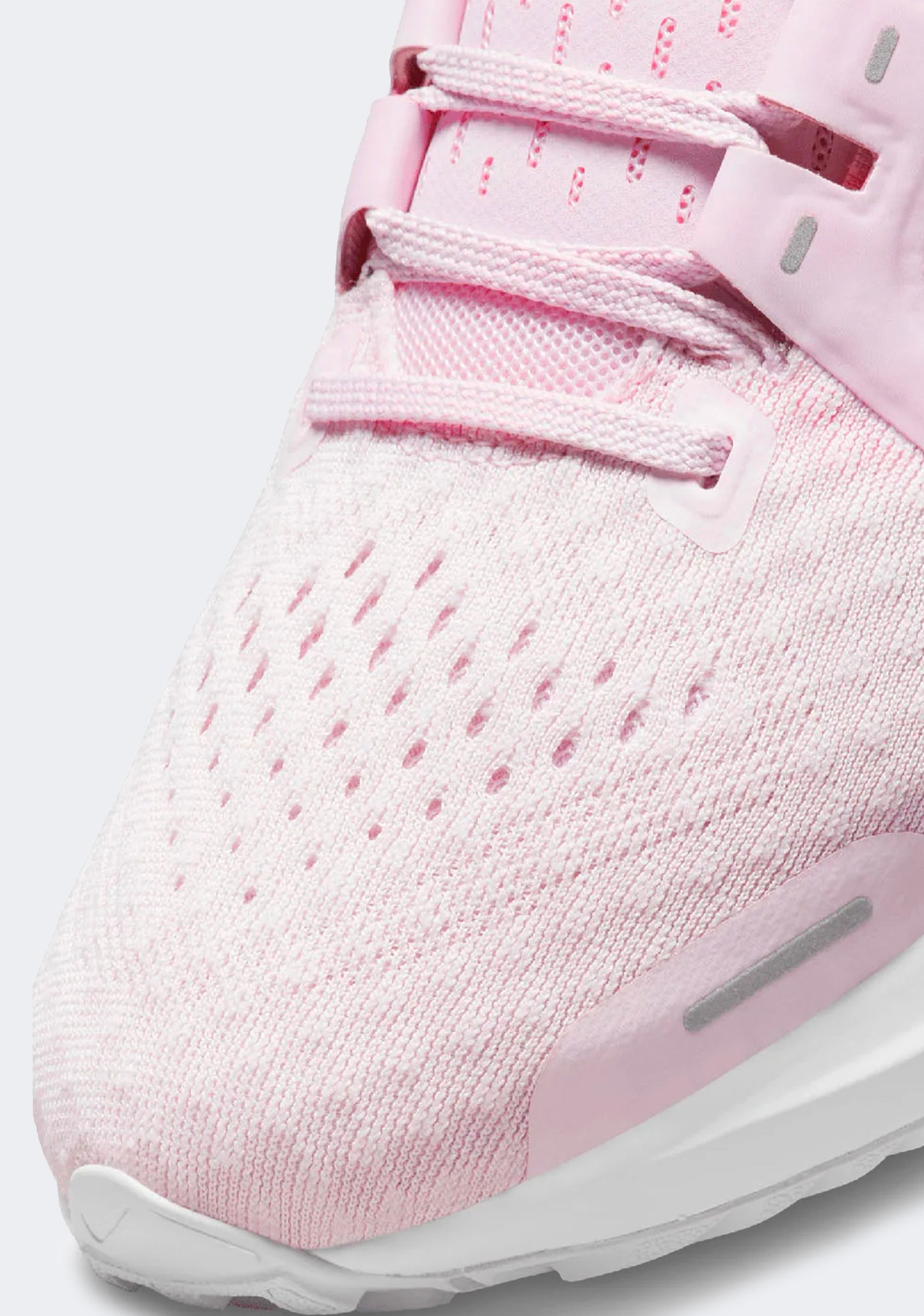 Nike Women's Air Zoom Vomero 16
