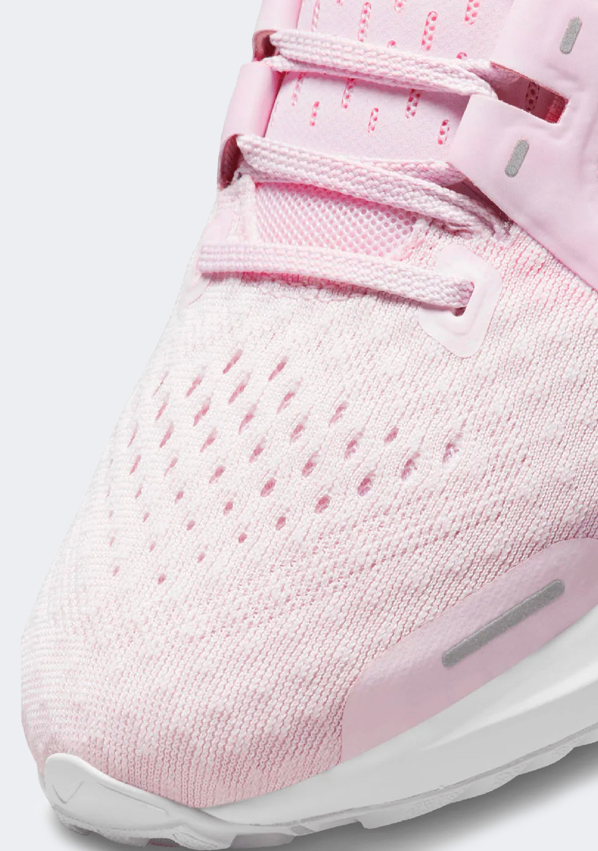 Nike Women's Air Zoom Vomero 16