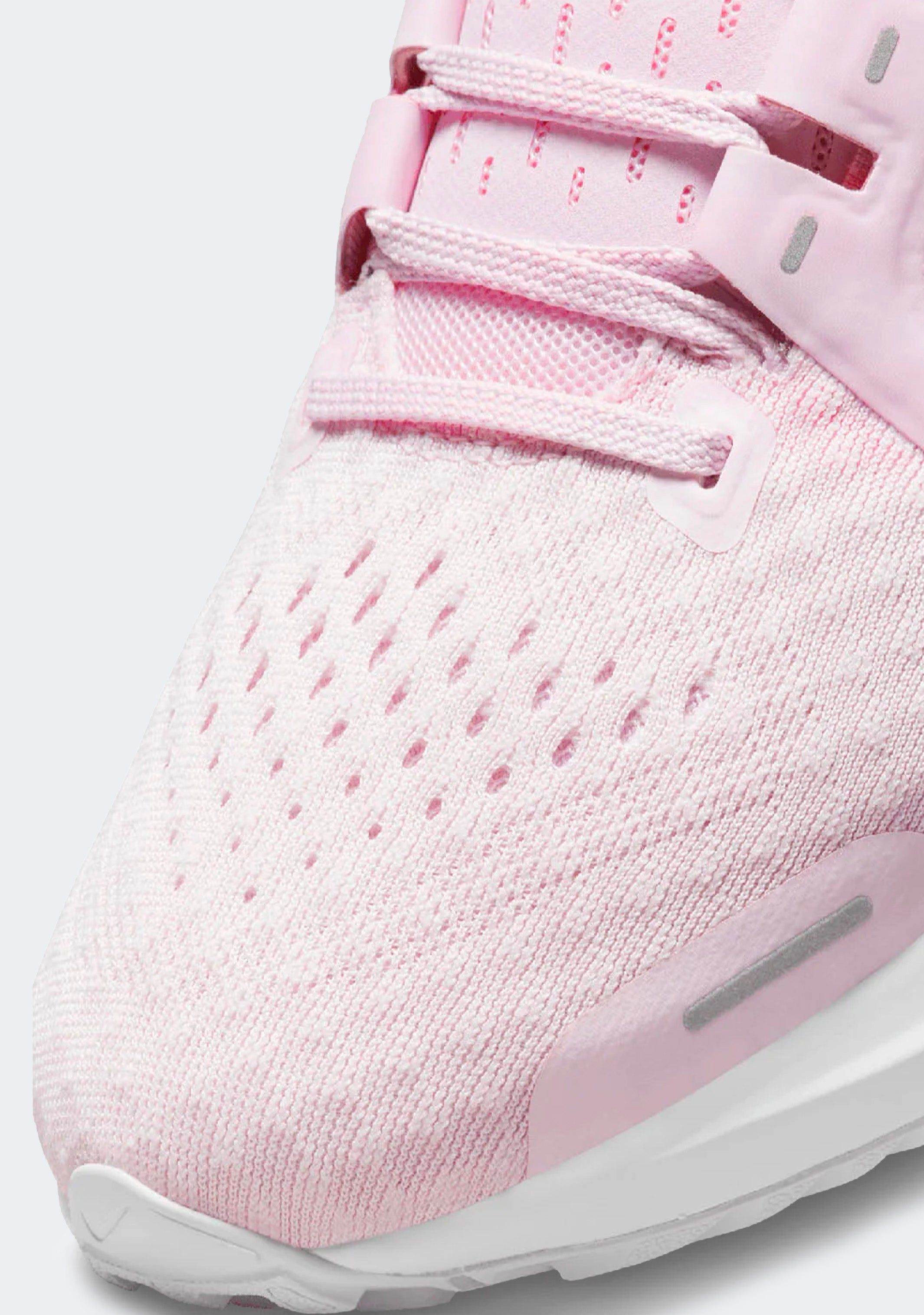 Nike Women's Air Zoom Vomero 16