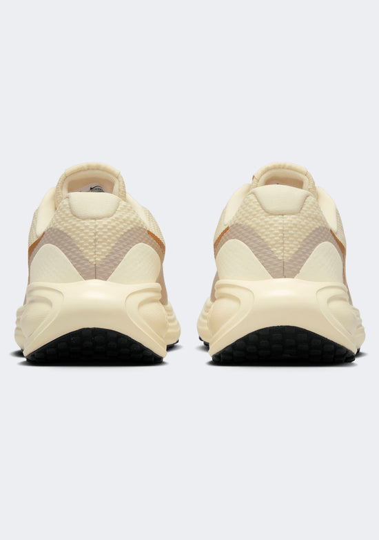 Nike Women's Revolution 8