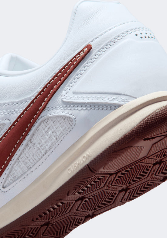 Nike Gato