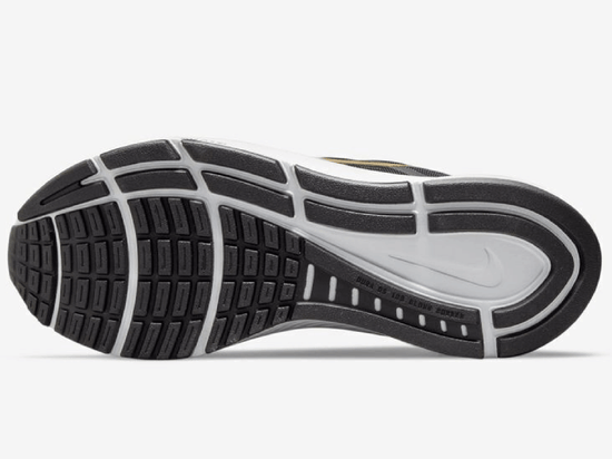 Nike Women’s Air Zoom Vomero 16