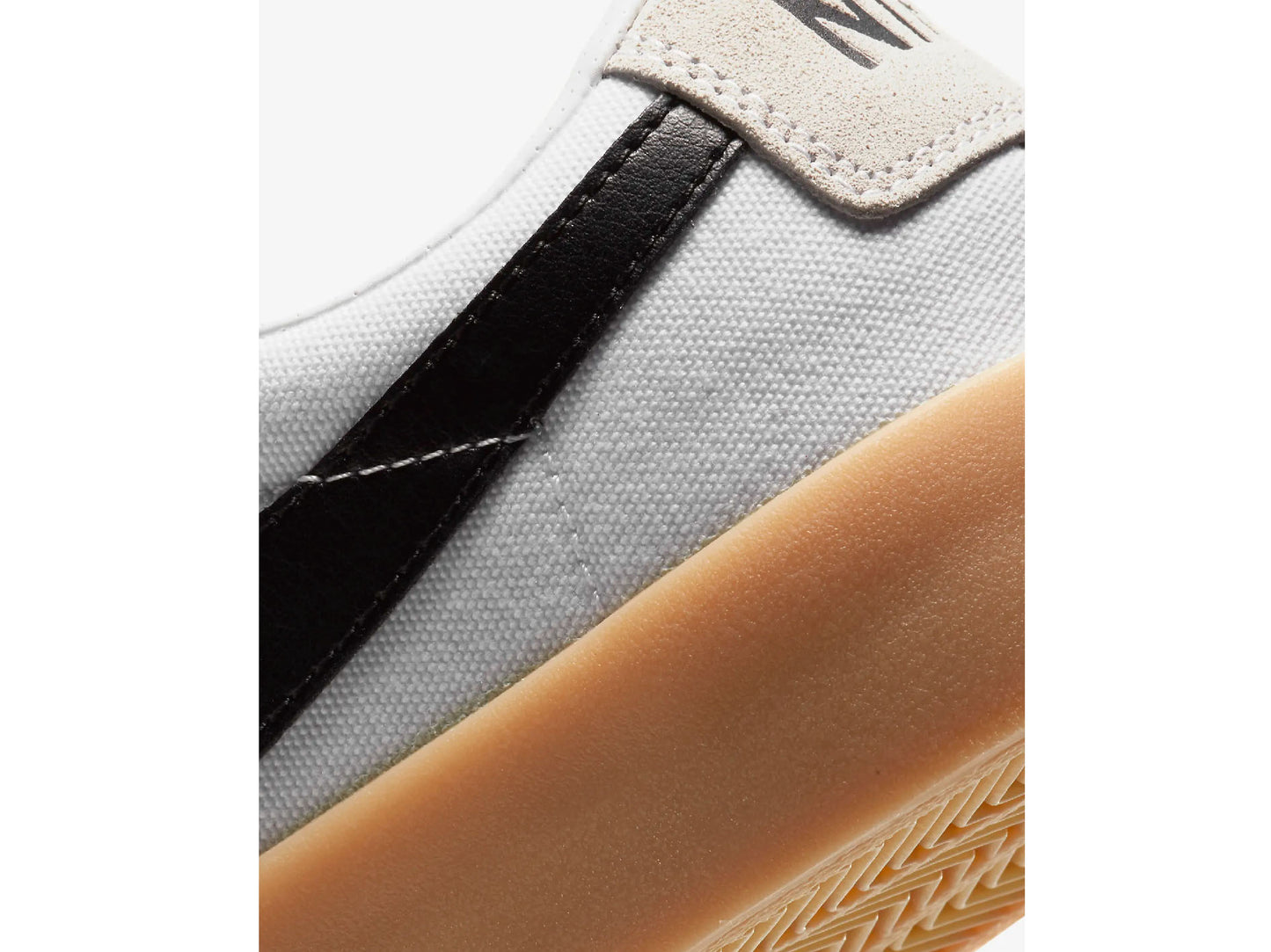 Nike Men's SB Zoom Blazer Low Pro GT <BR> DC7695 100