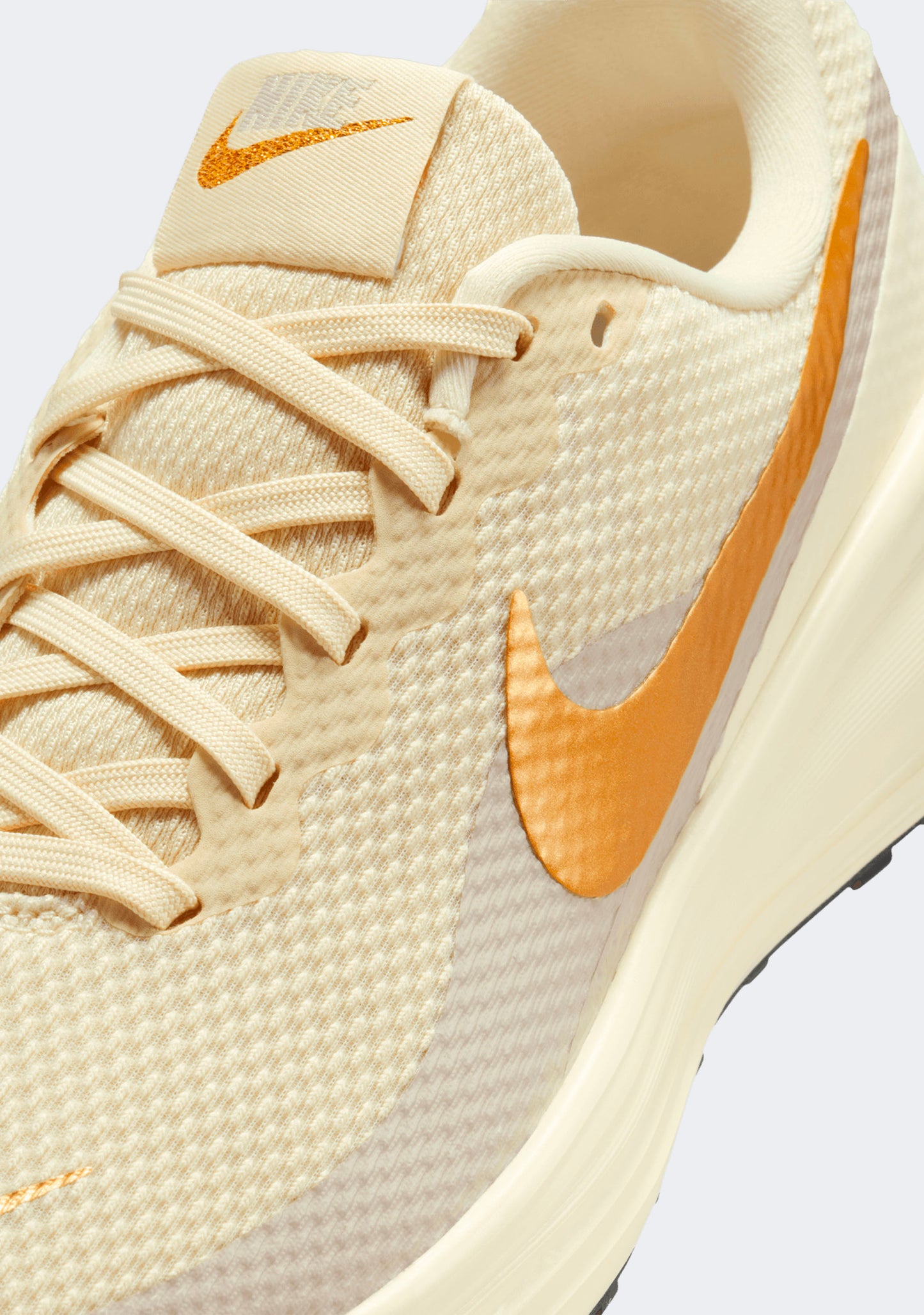 Nike Women's Revolution 8