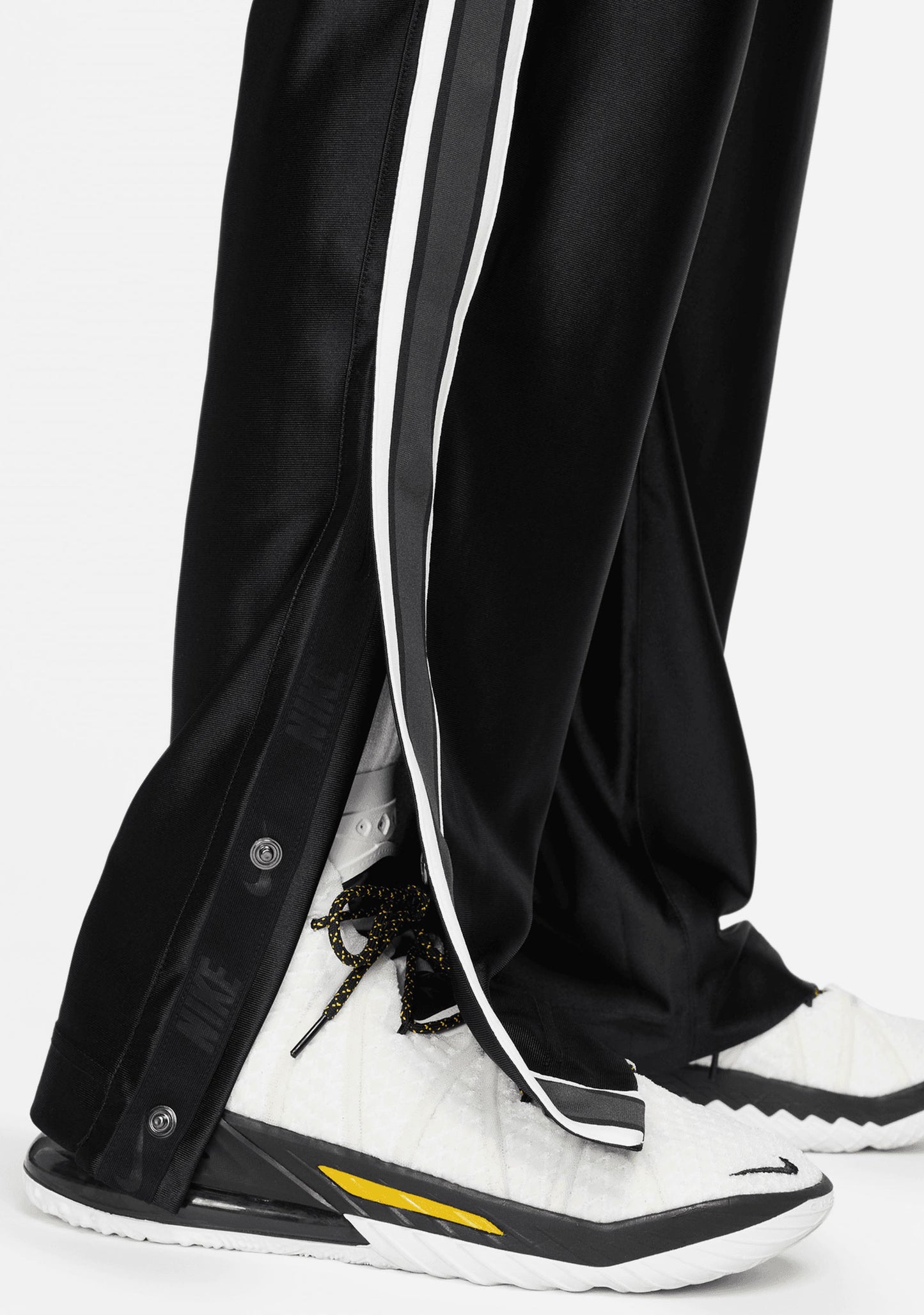 Nike Men’s Circa Tearaway Basketball Pants