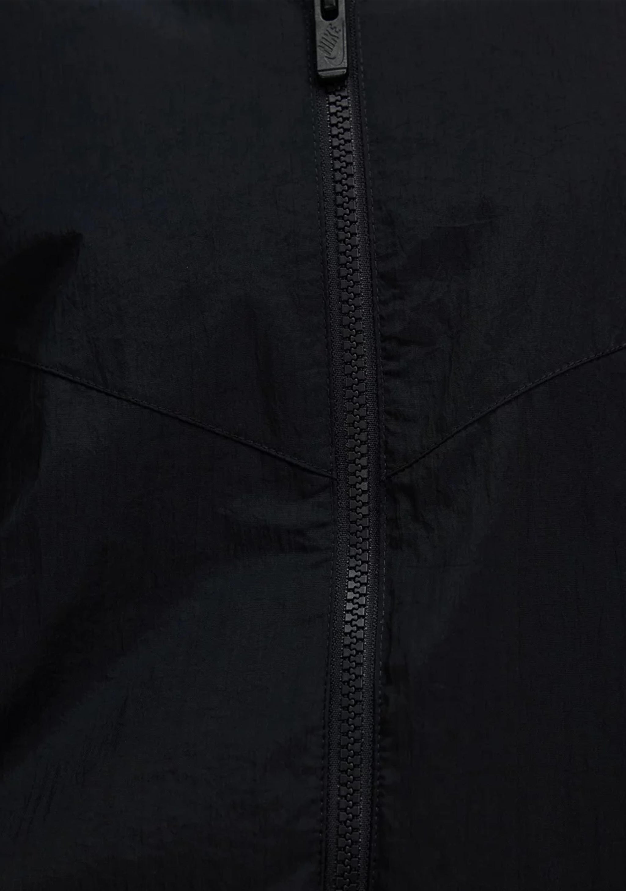 Nike Women’s Sportswear Essential Windrunner