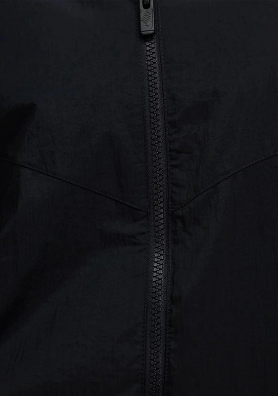 Nike Women’s Sportswear Essential Windrunner