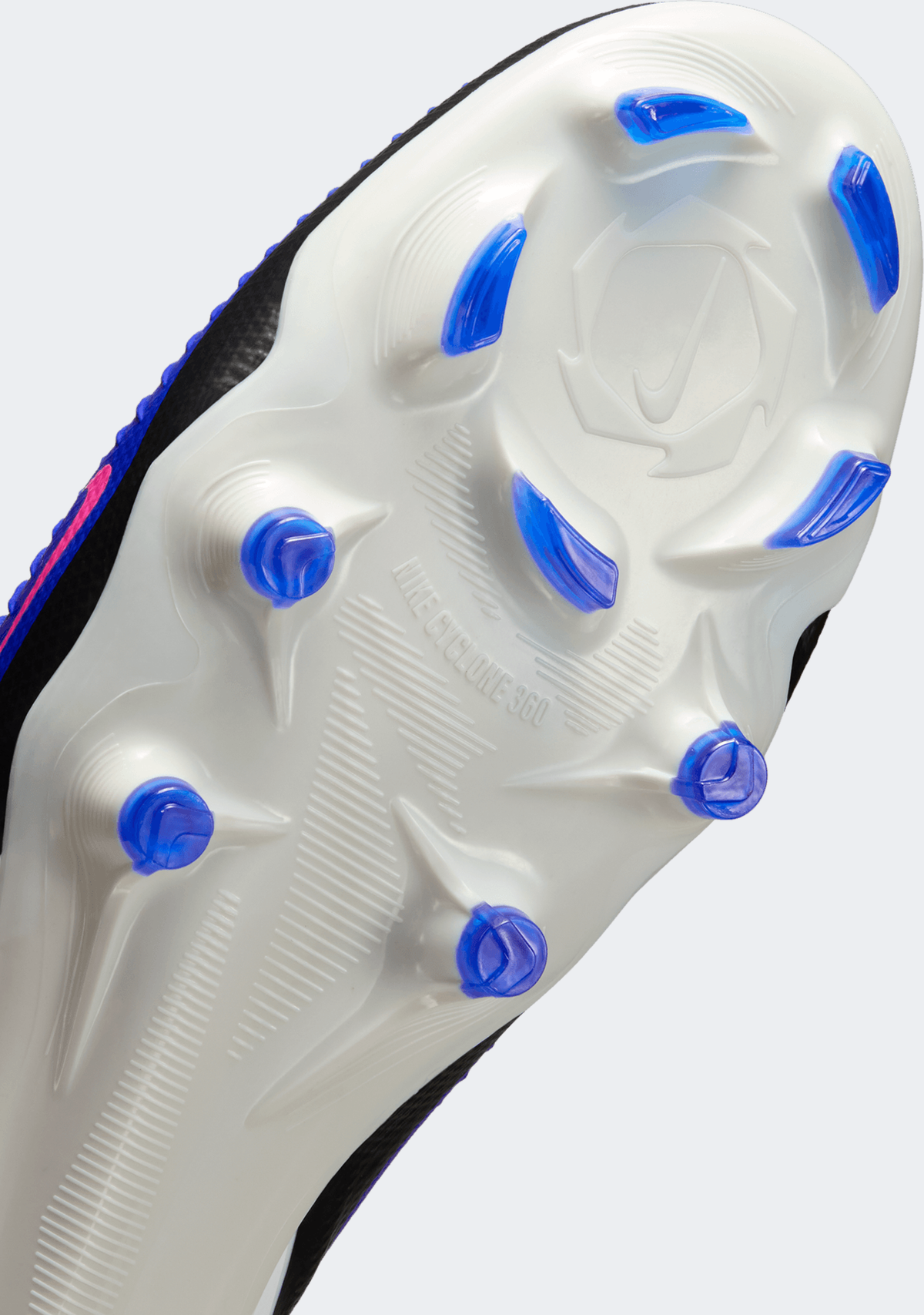 Nike Phantom 6 Low Pro Firm Ground Football Boots