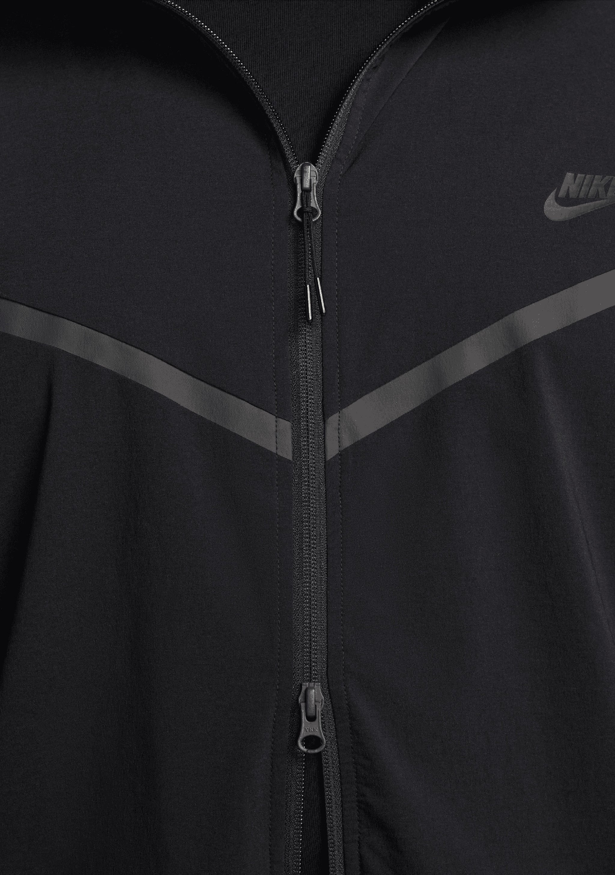 Nike Men's Sportswear Tech Woven Windbreaker