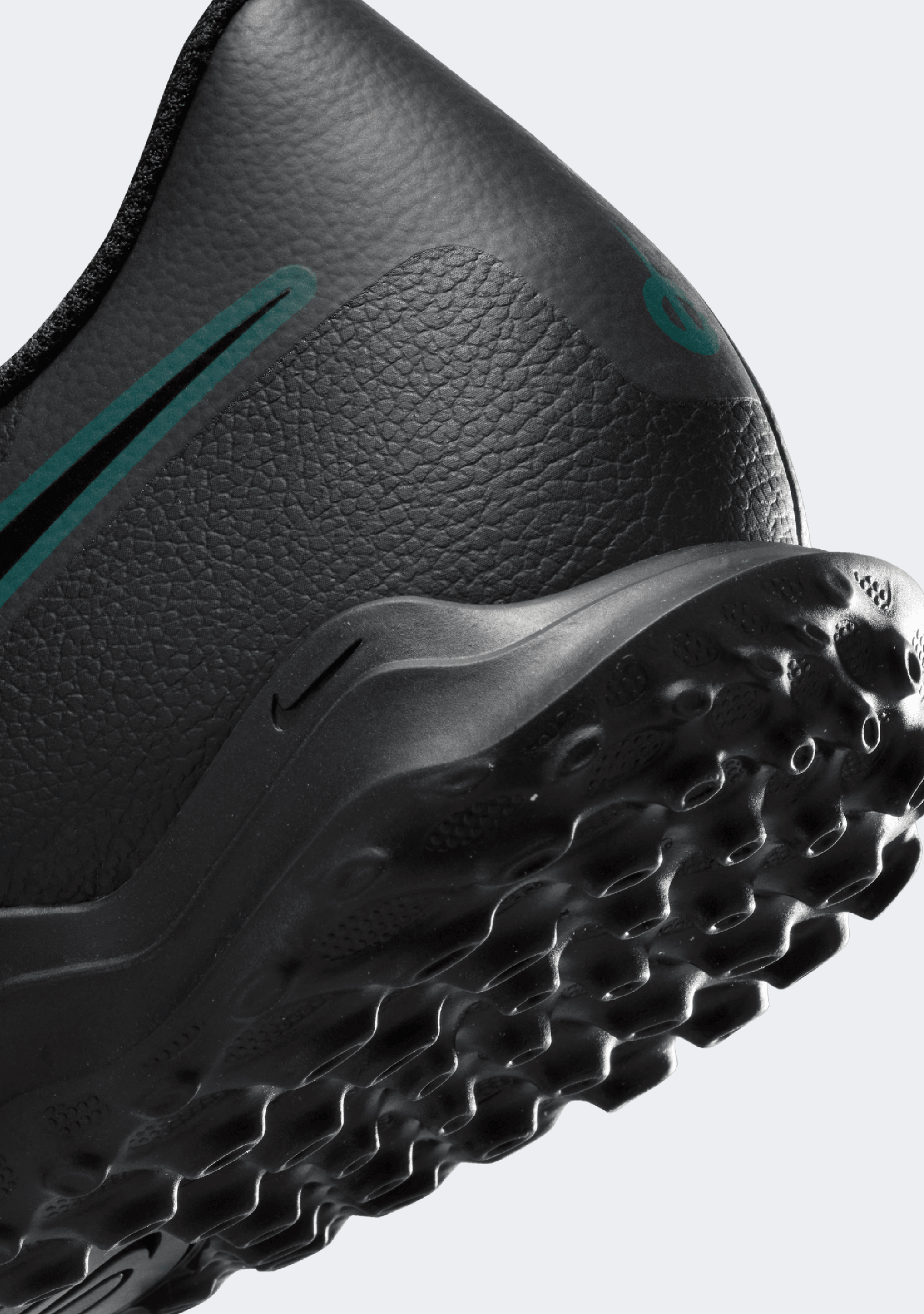 Nike Tiempo Legend 10 Club Turf Low-Top Boots