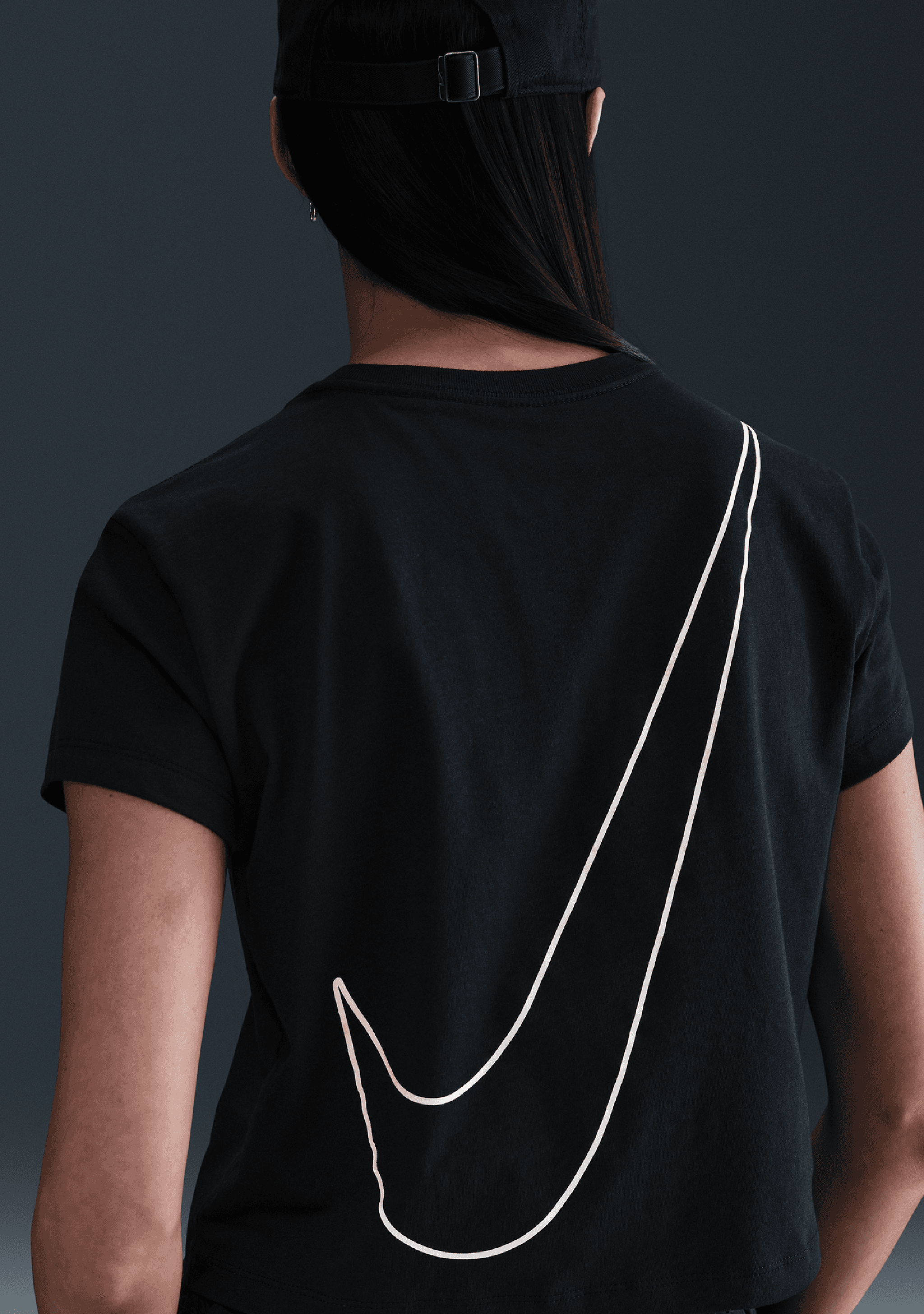 Nike Women's Sportswear Club Cropped T-shirt