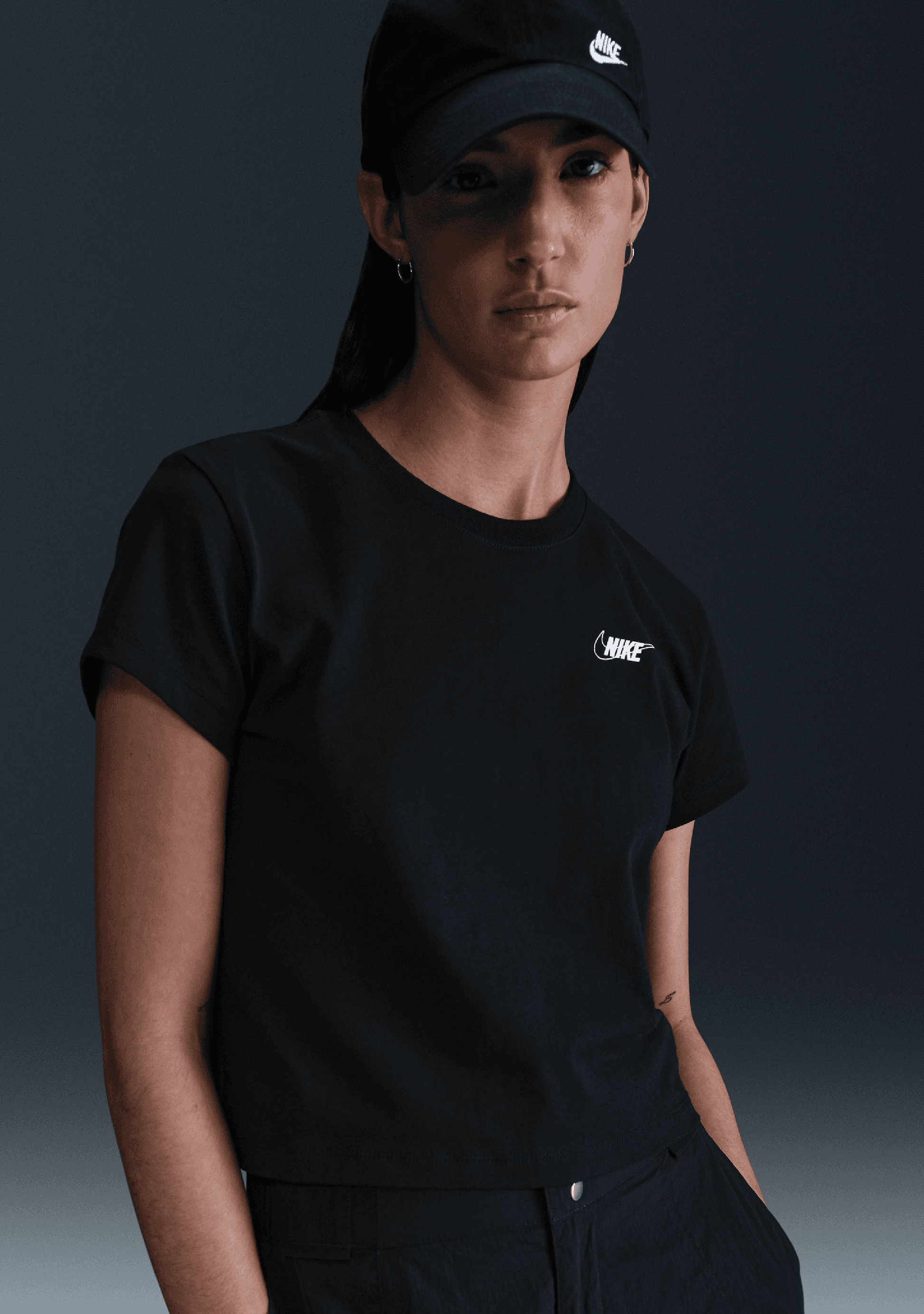 Nike Women's Sportswear Club Cropped T-shirt